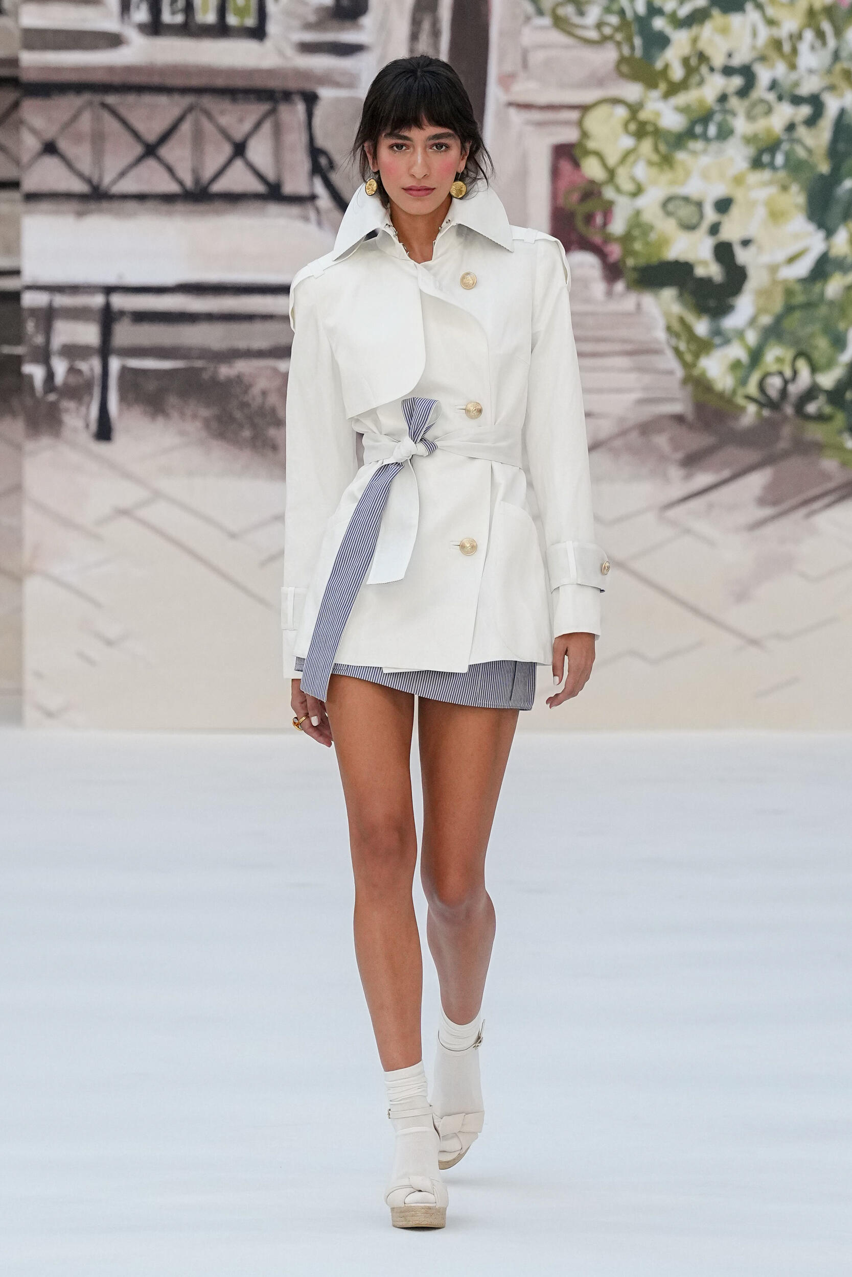 Look 10