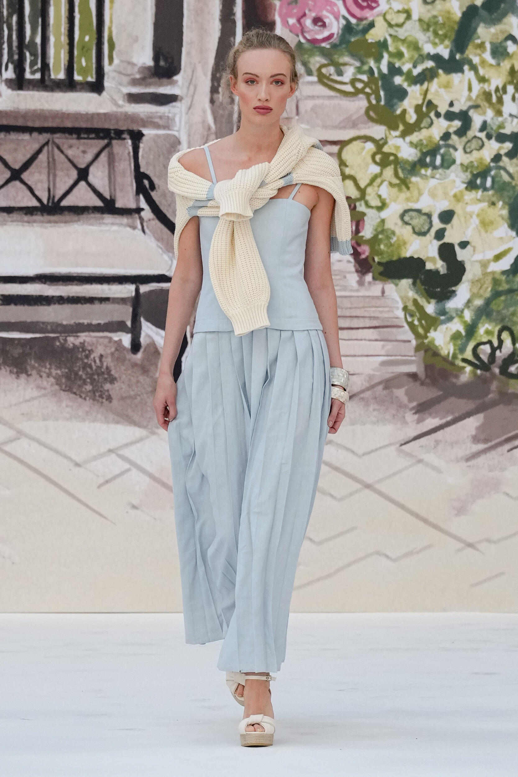 Look 12
