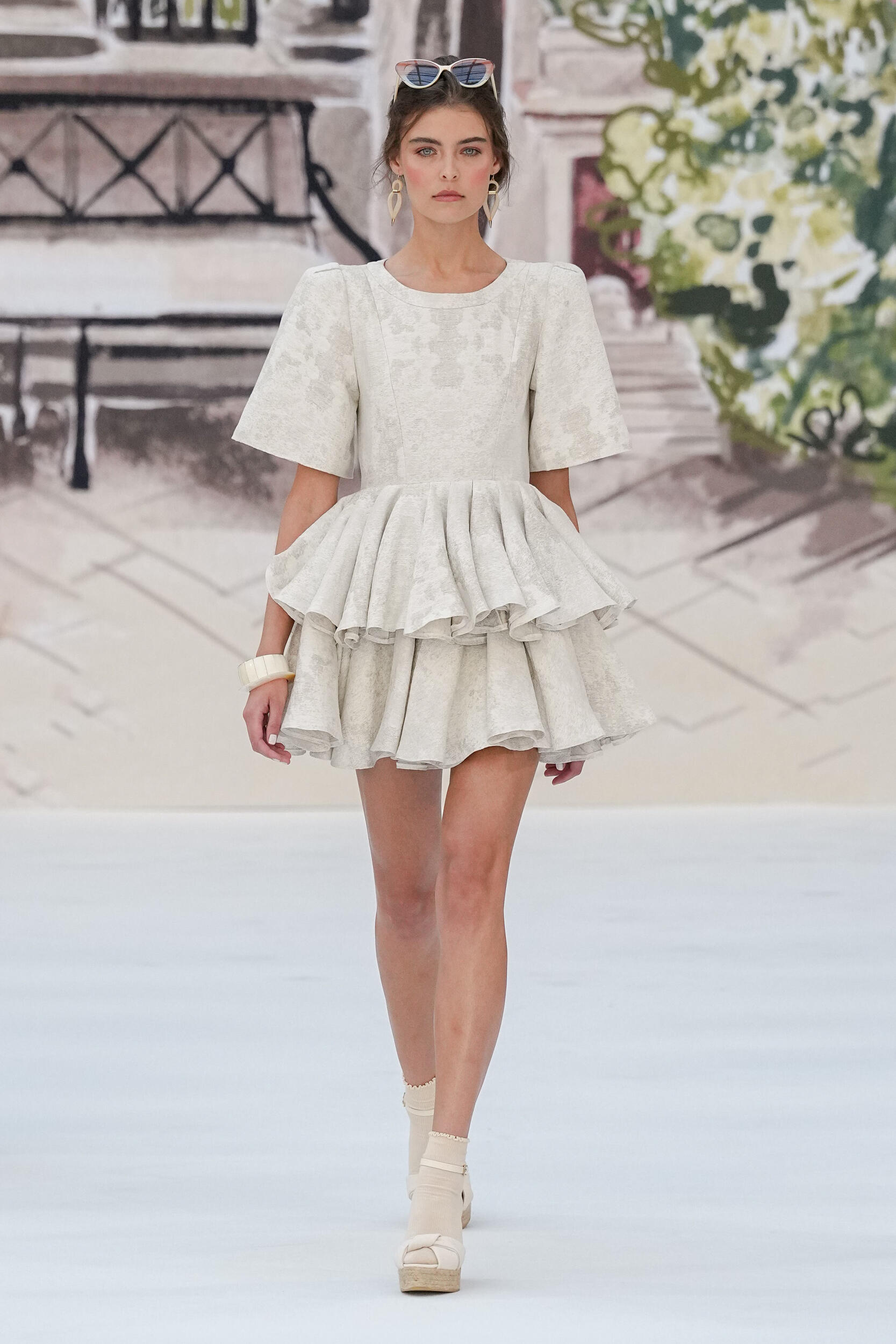 Look 15