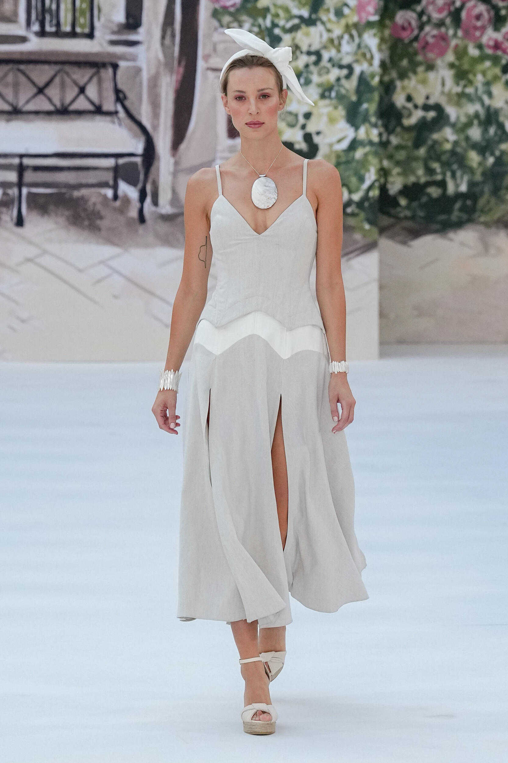 Look 24