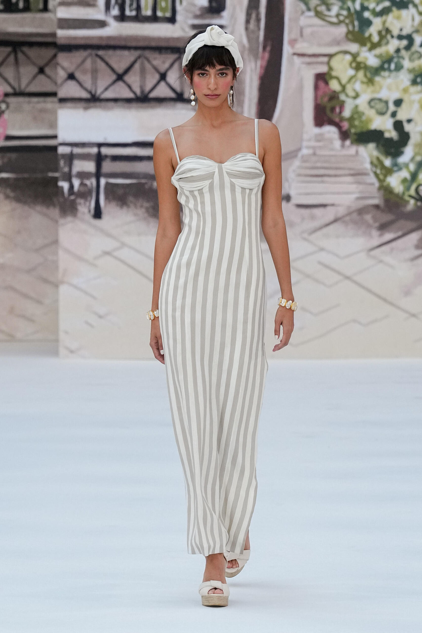 Look 25