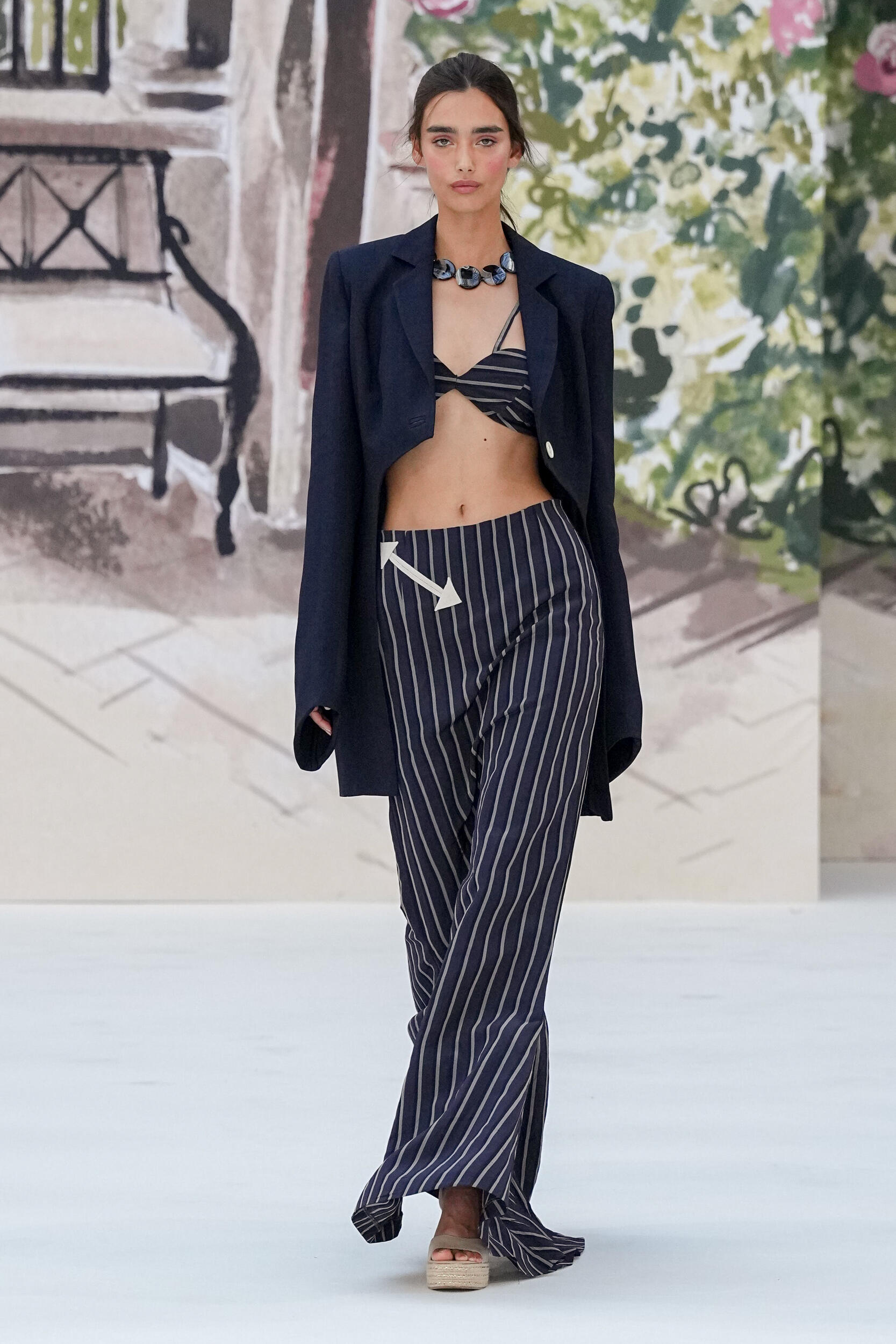 Look 48