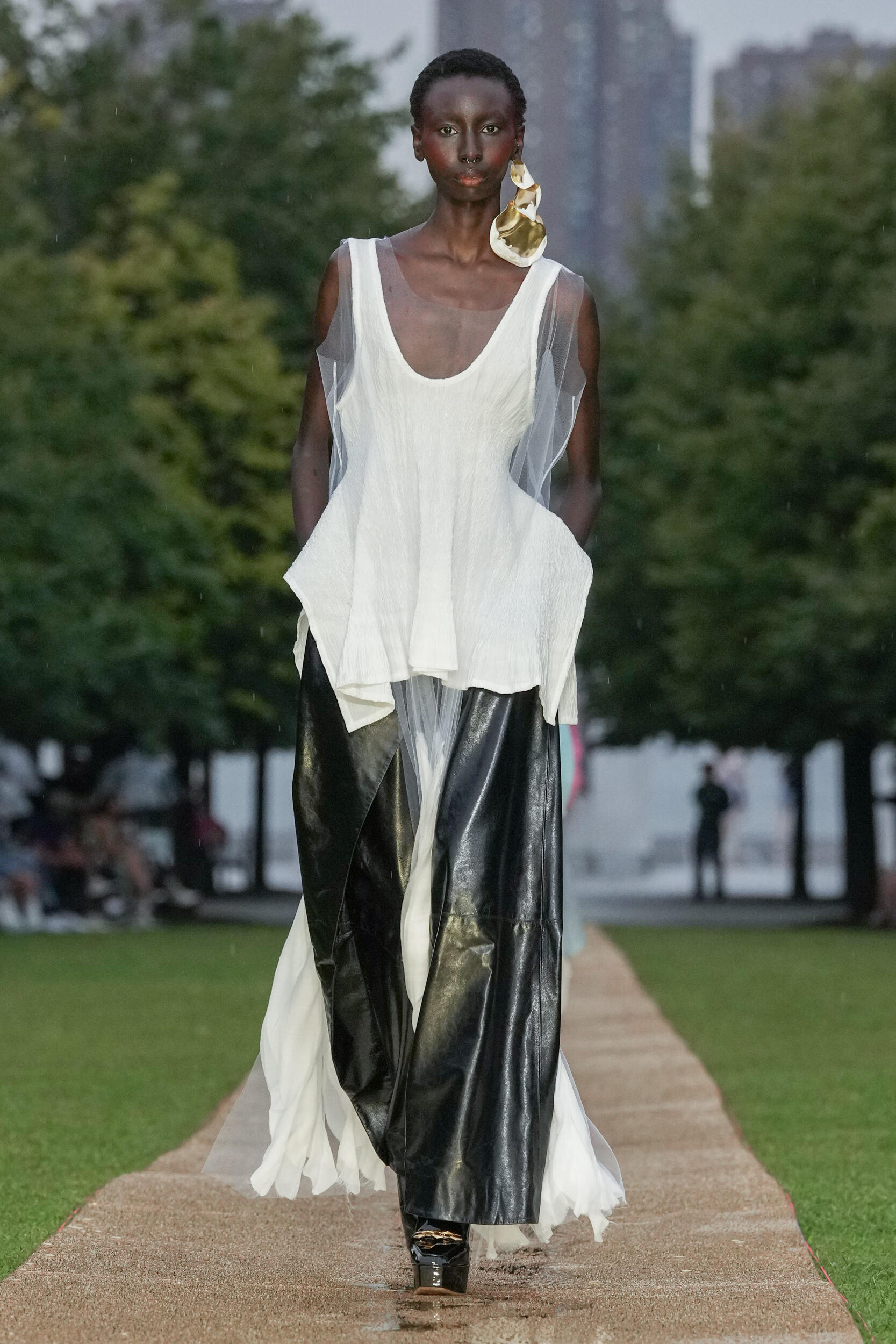 Look 5