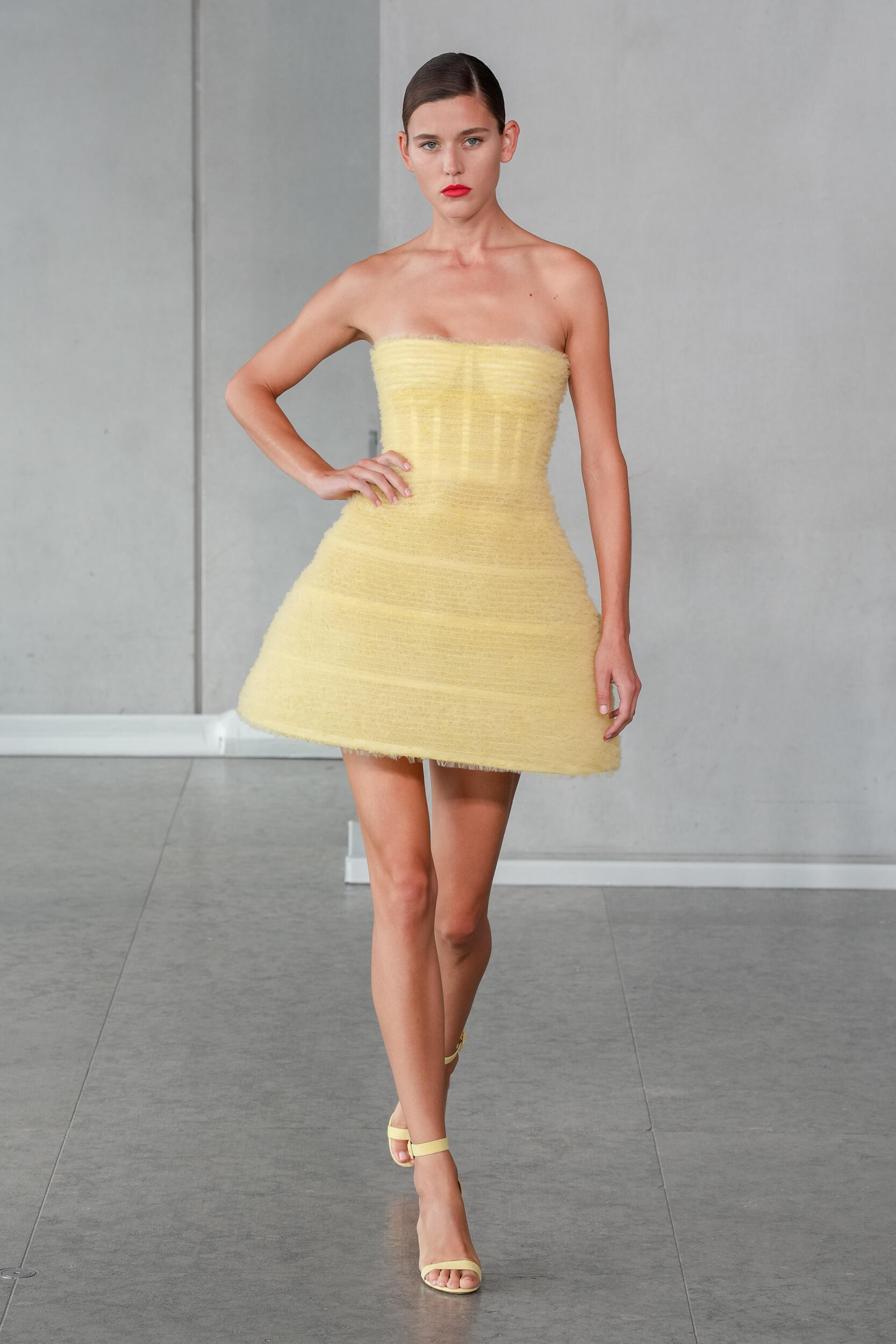 Look 10