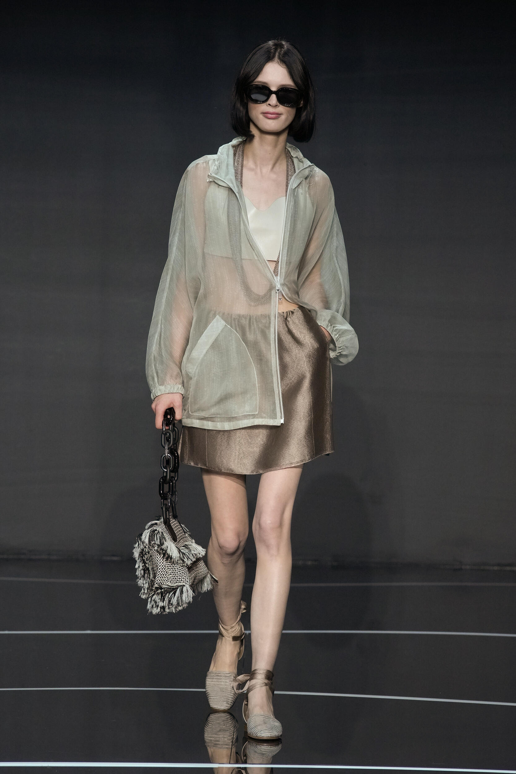 Look 10