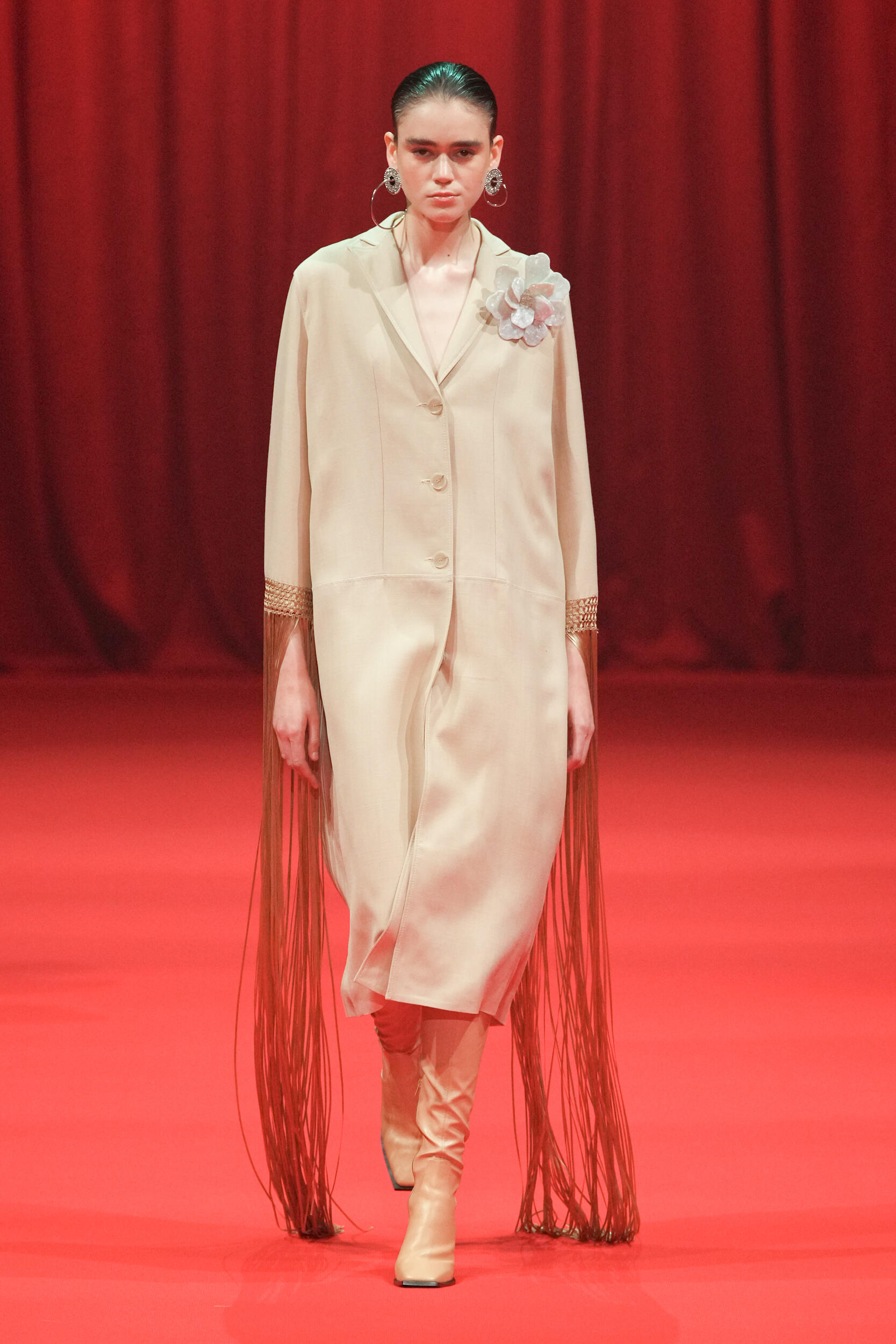 Look 10