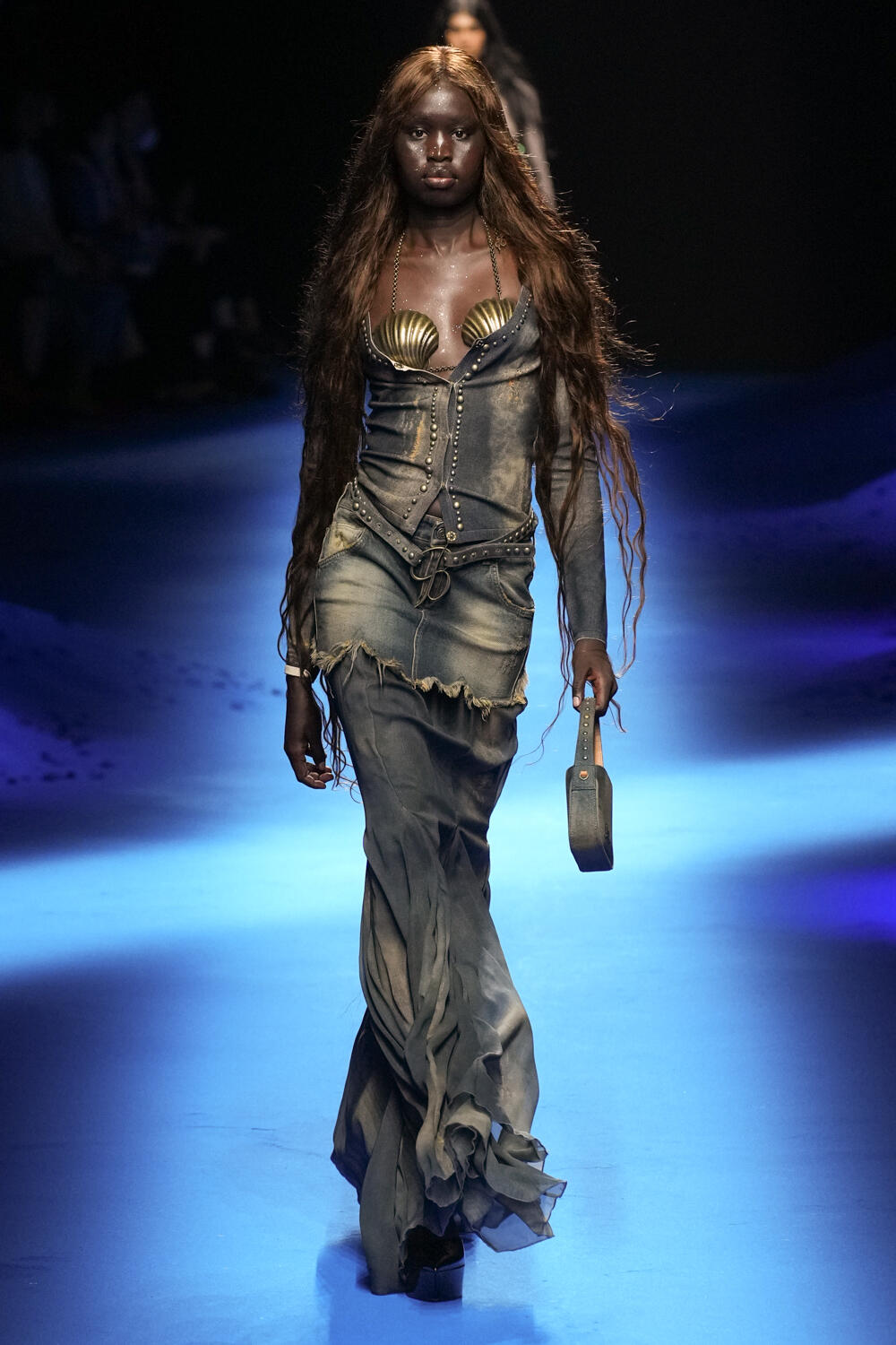 Look 10