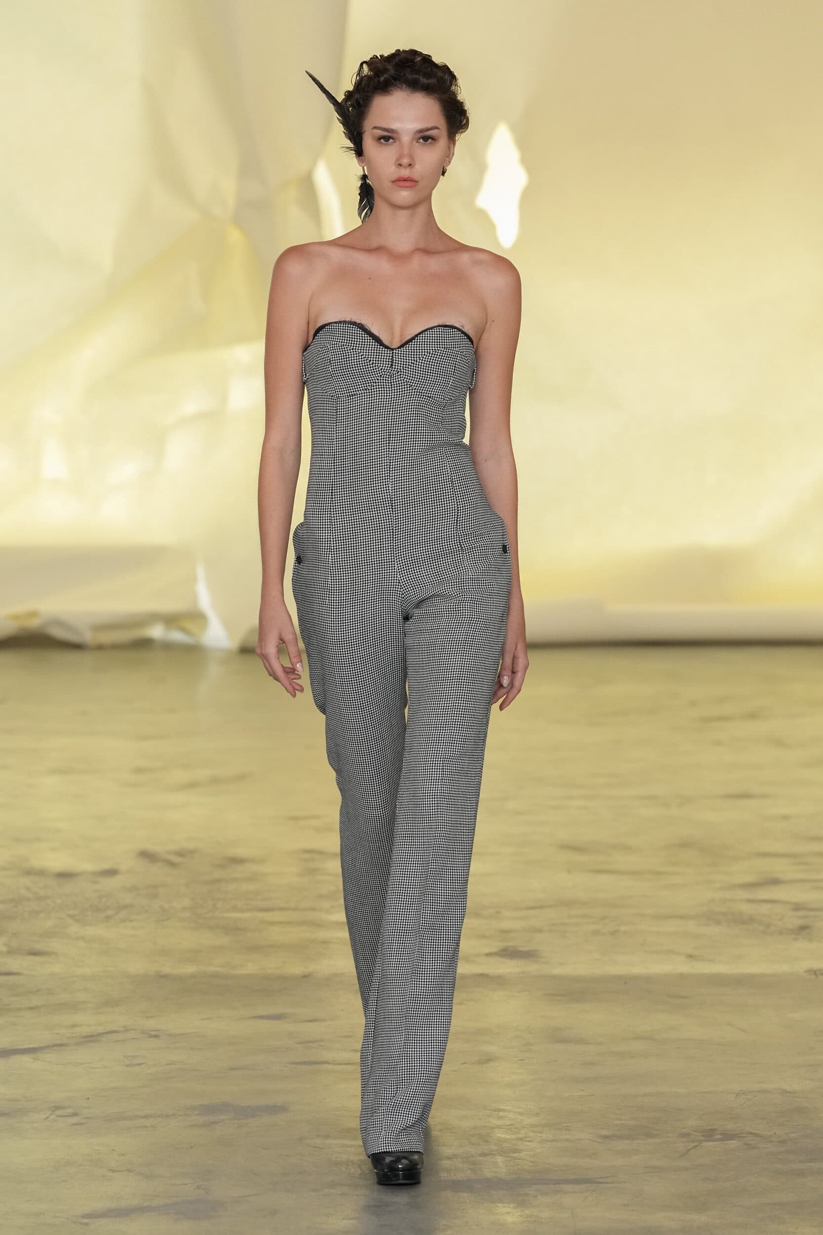 Look 10