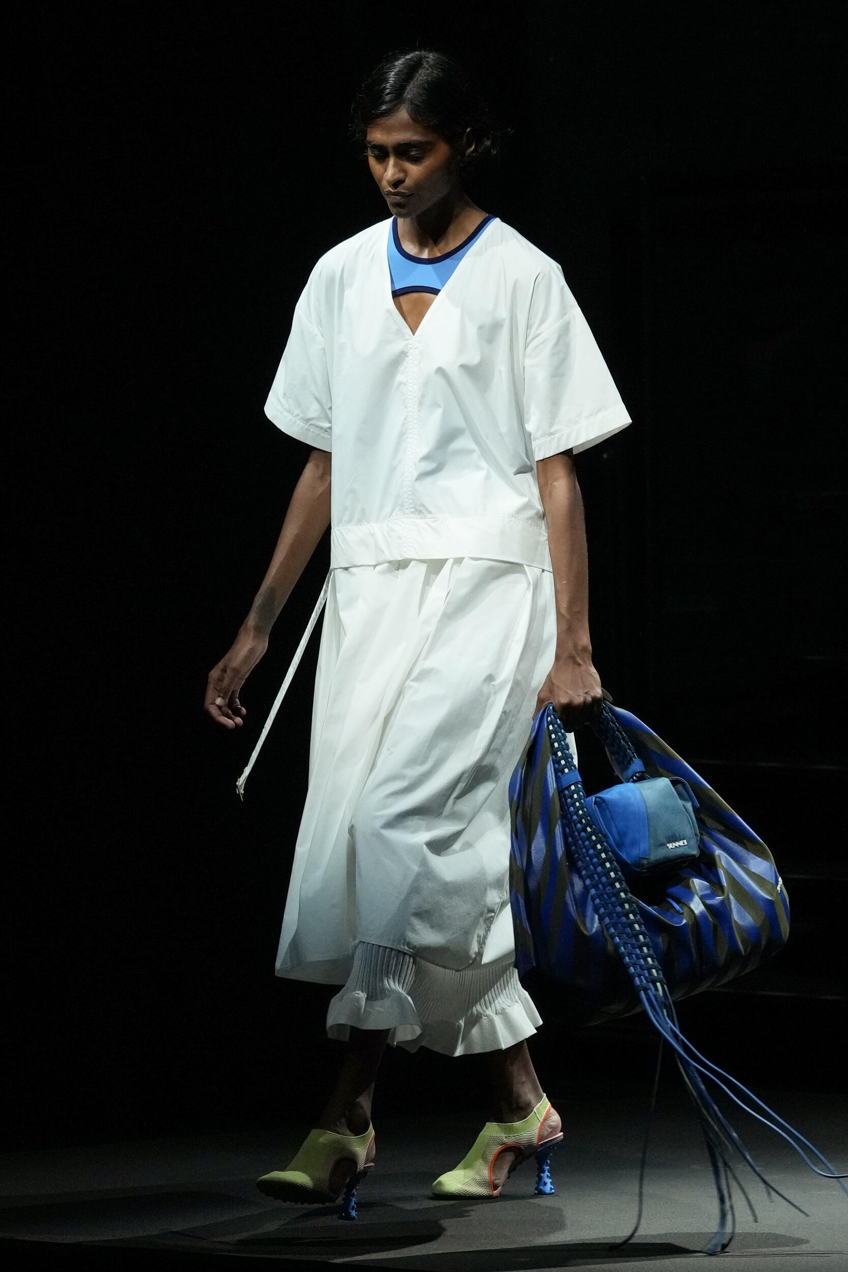 Look 10