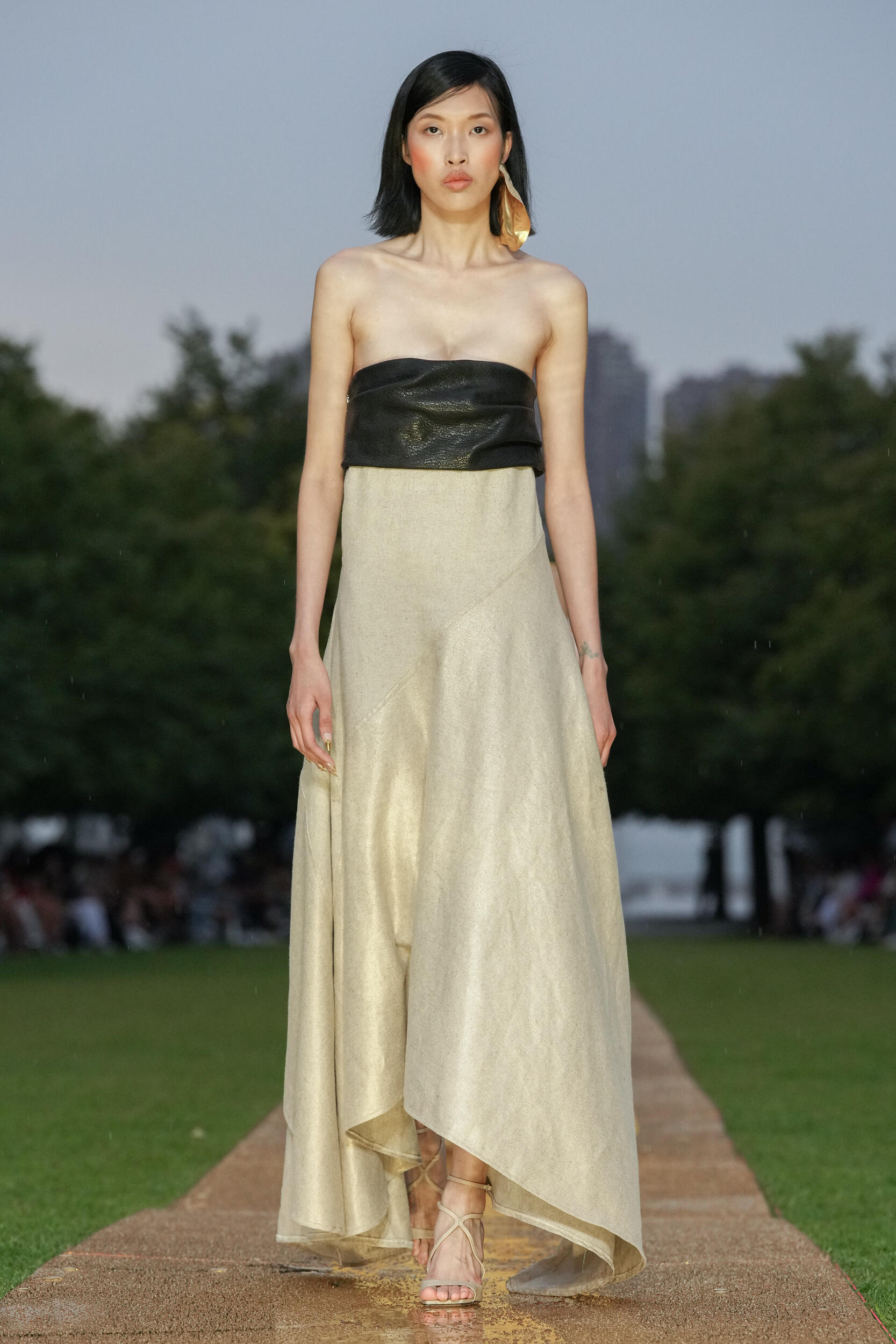 Look 15