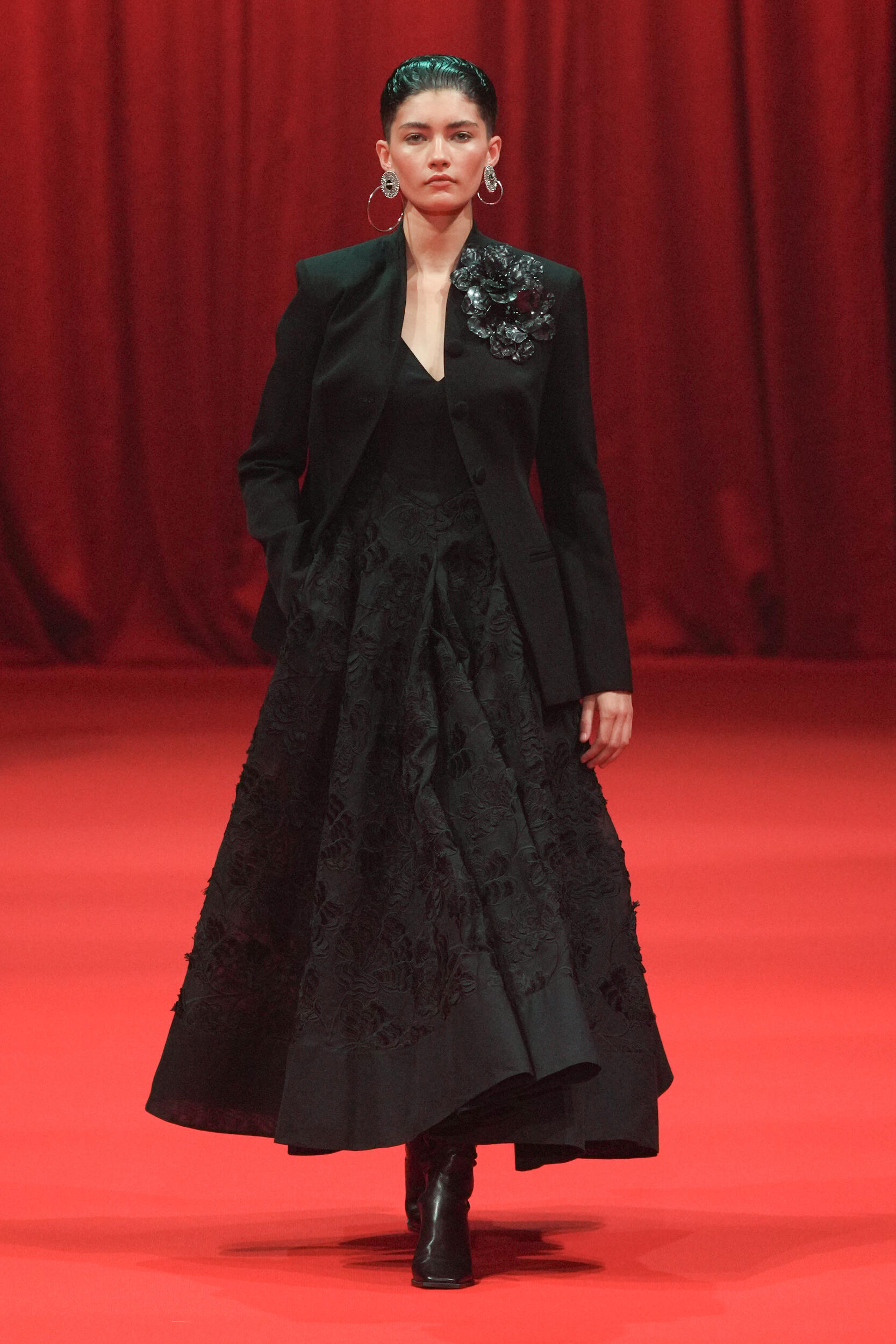 Look 16