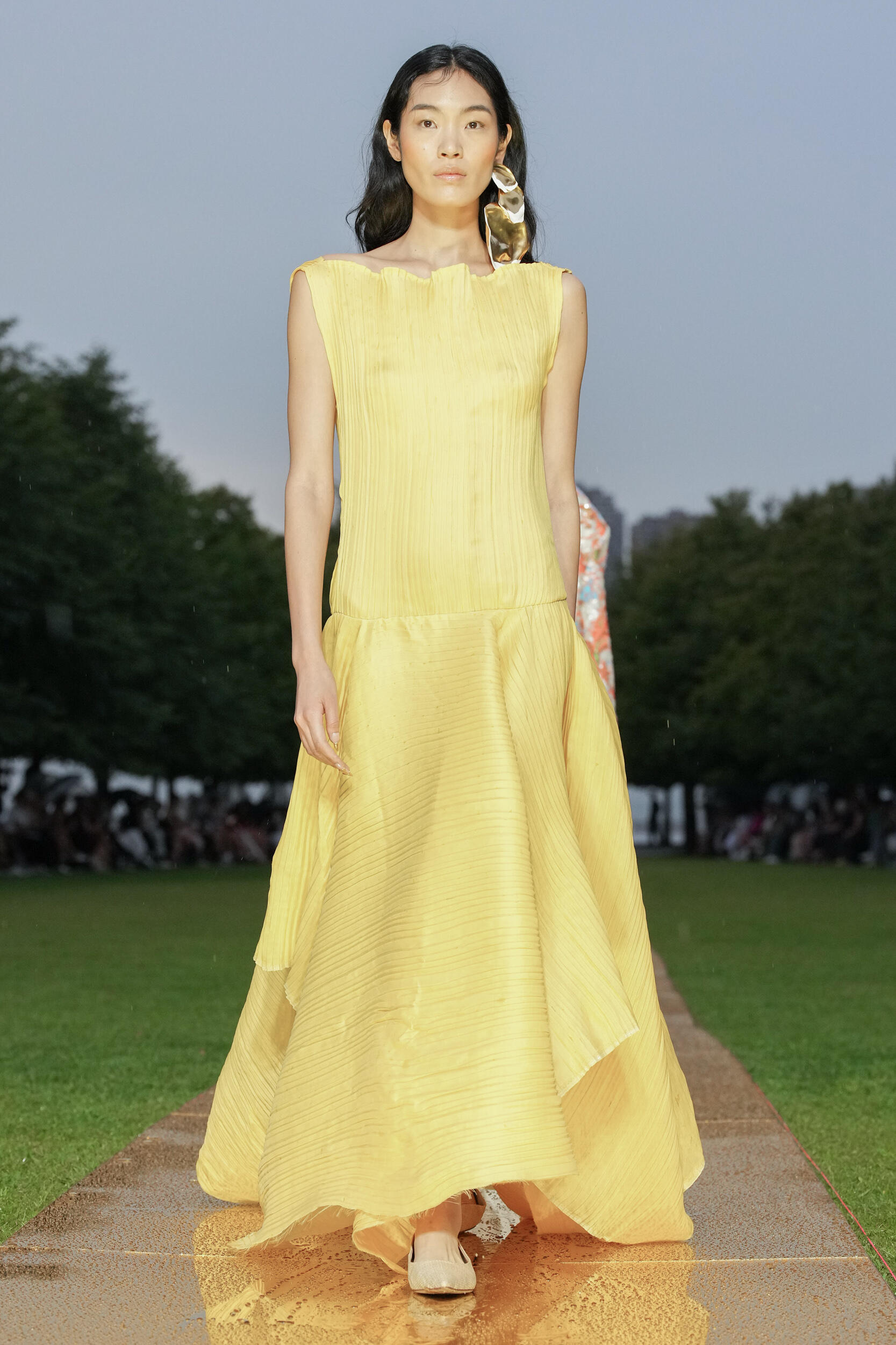 Look 16