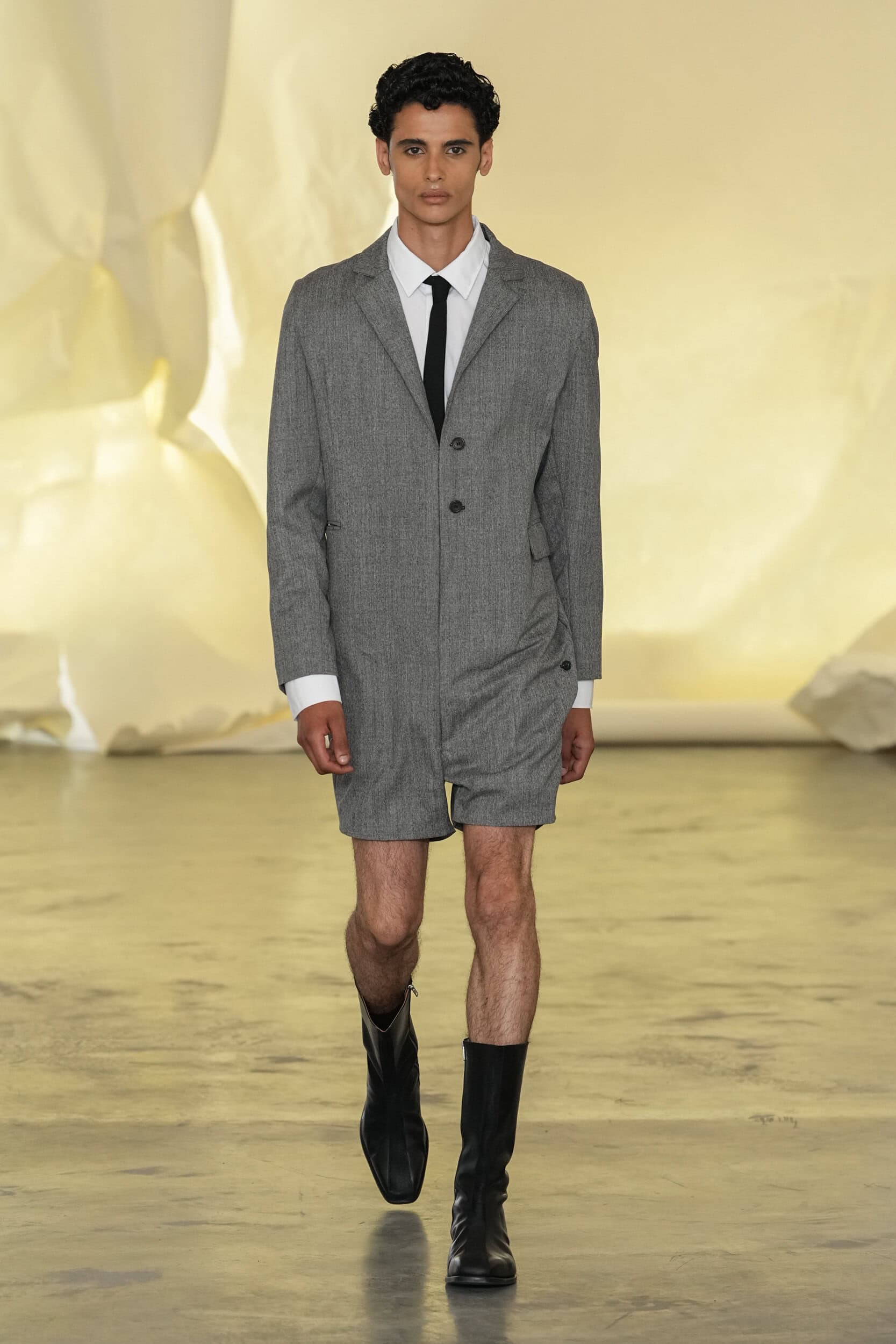 Look 18