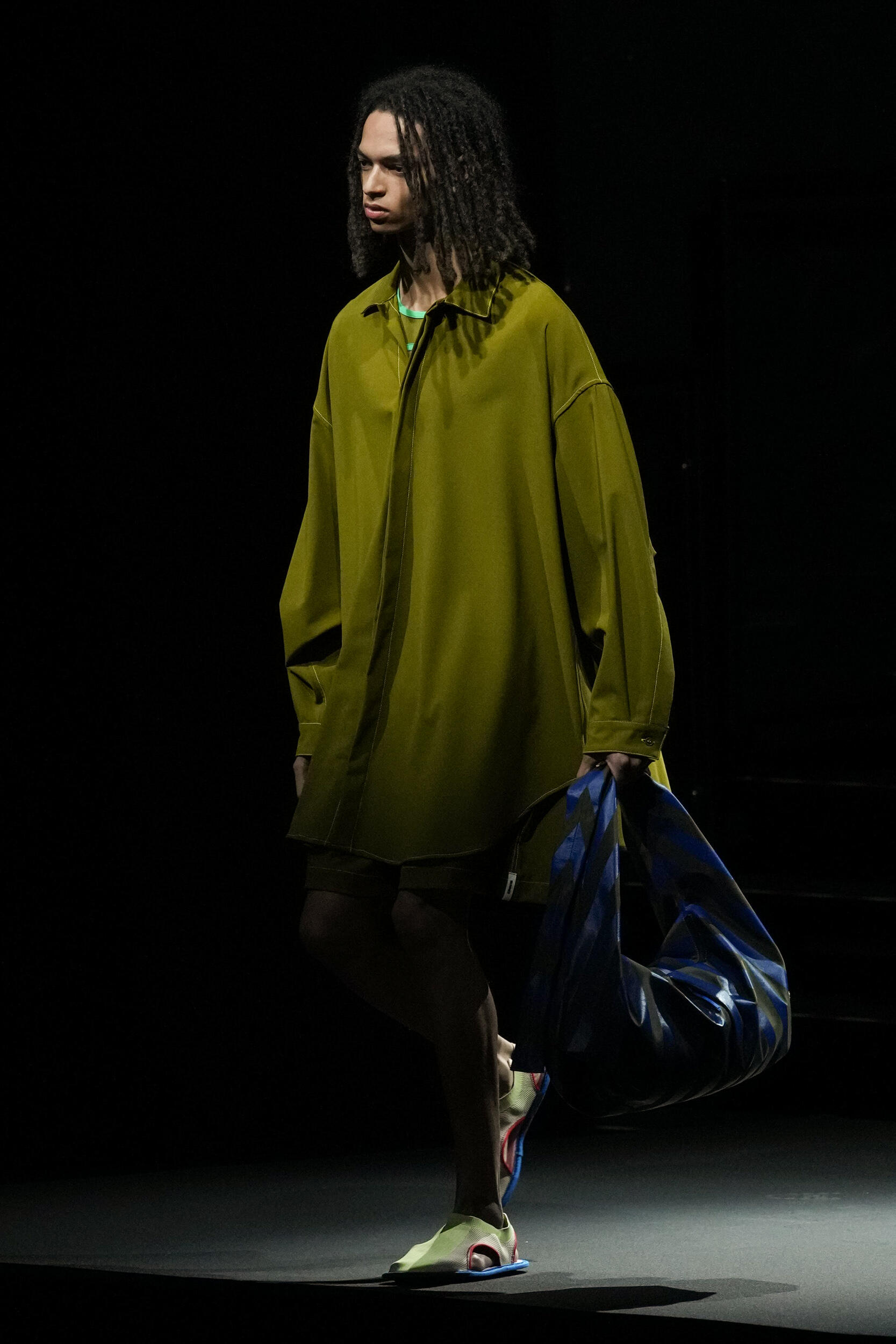 Look 18