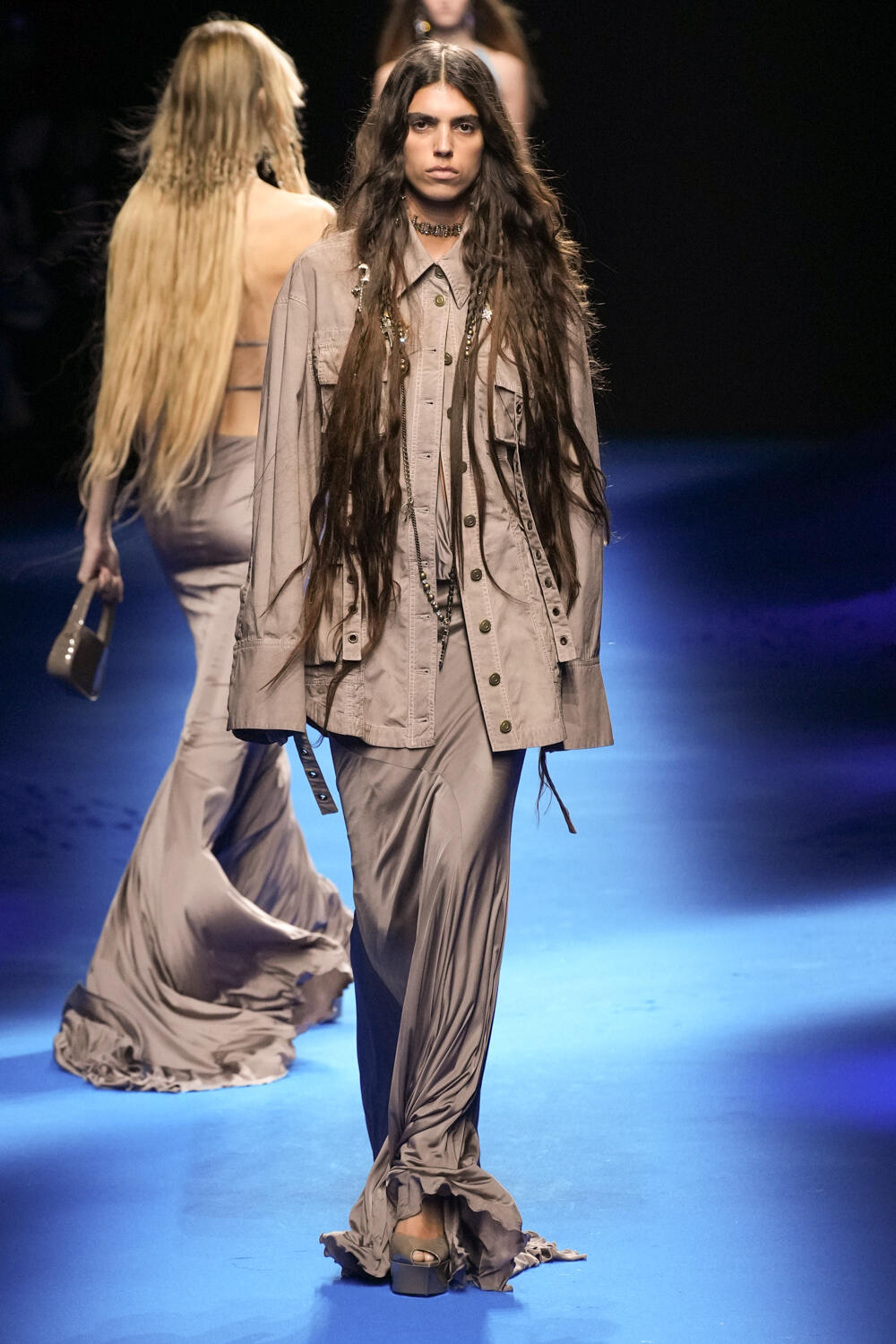 Look 32