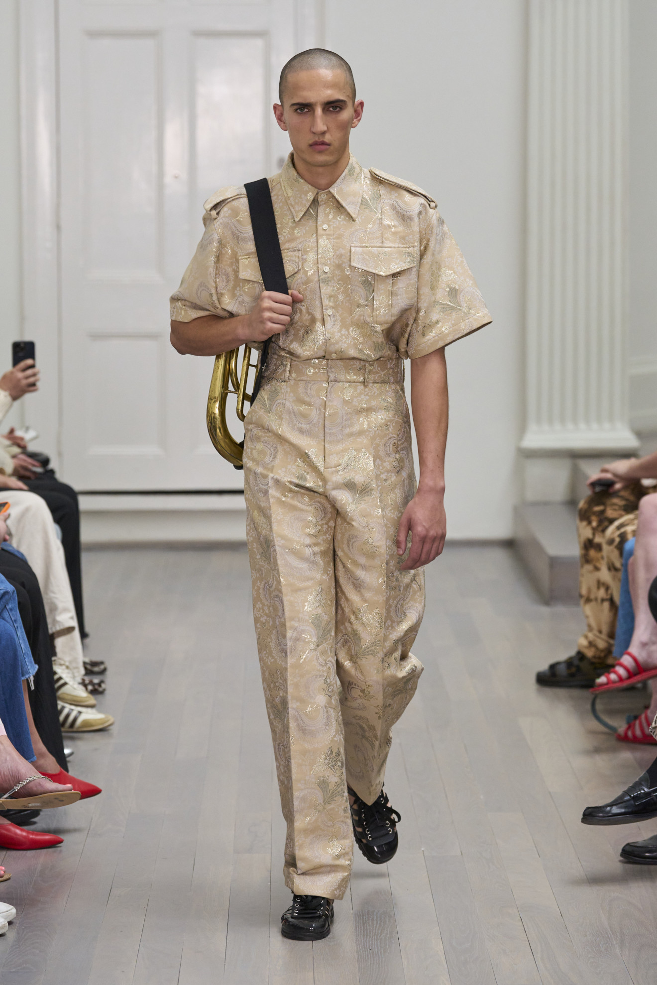 Look 15