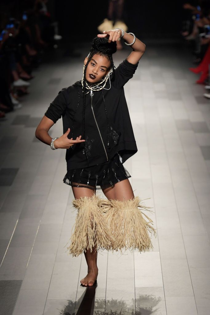 Look 10