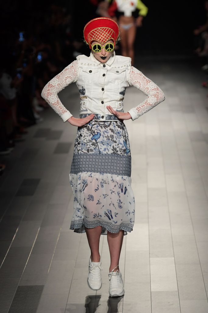 Look 15
