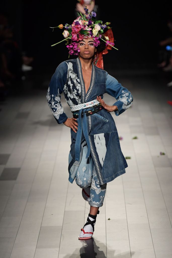 Look 19