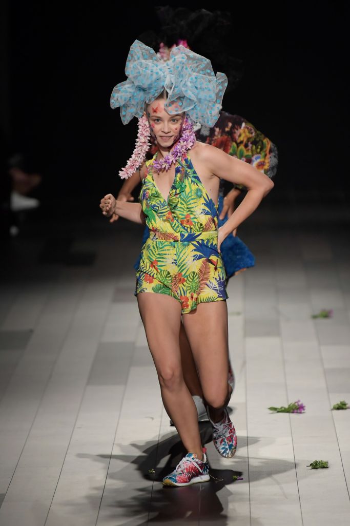 Look 24