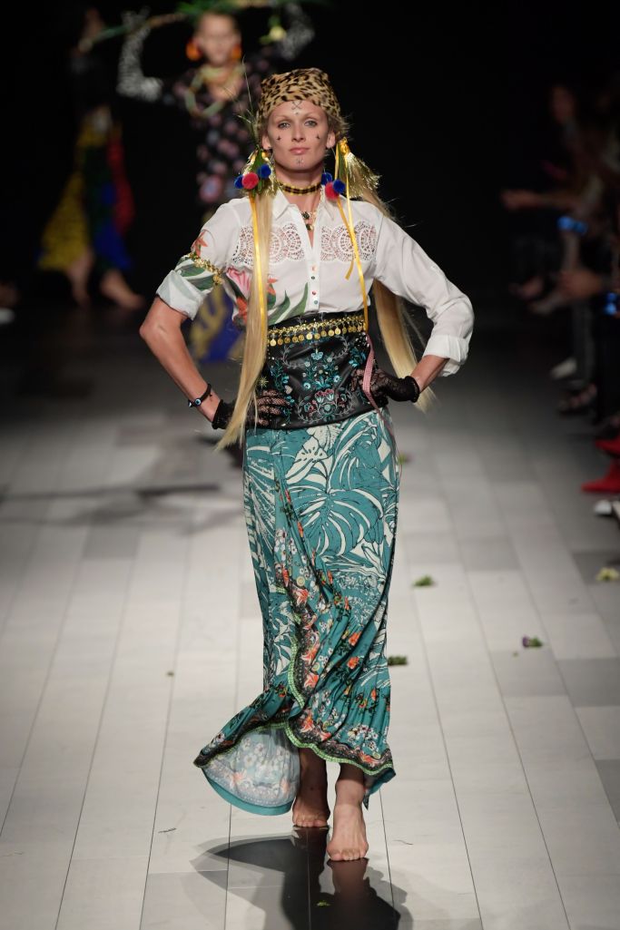 Look 29