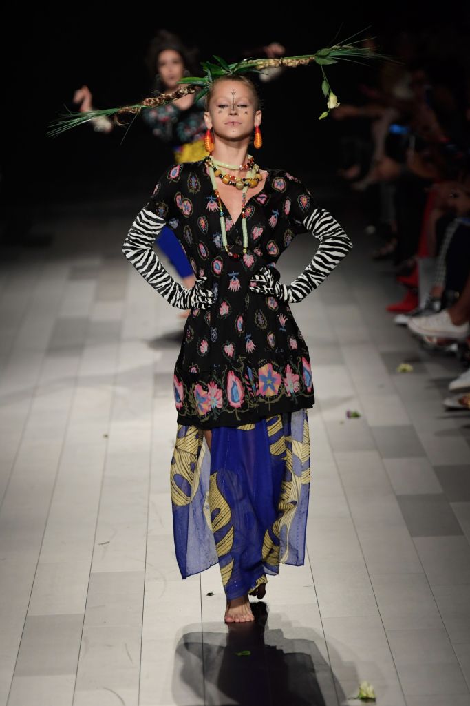 Look 30