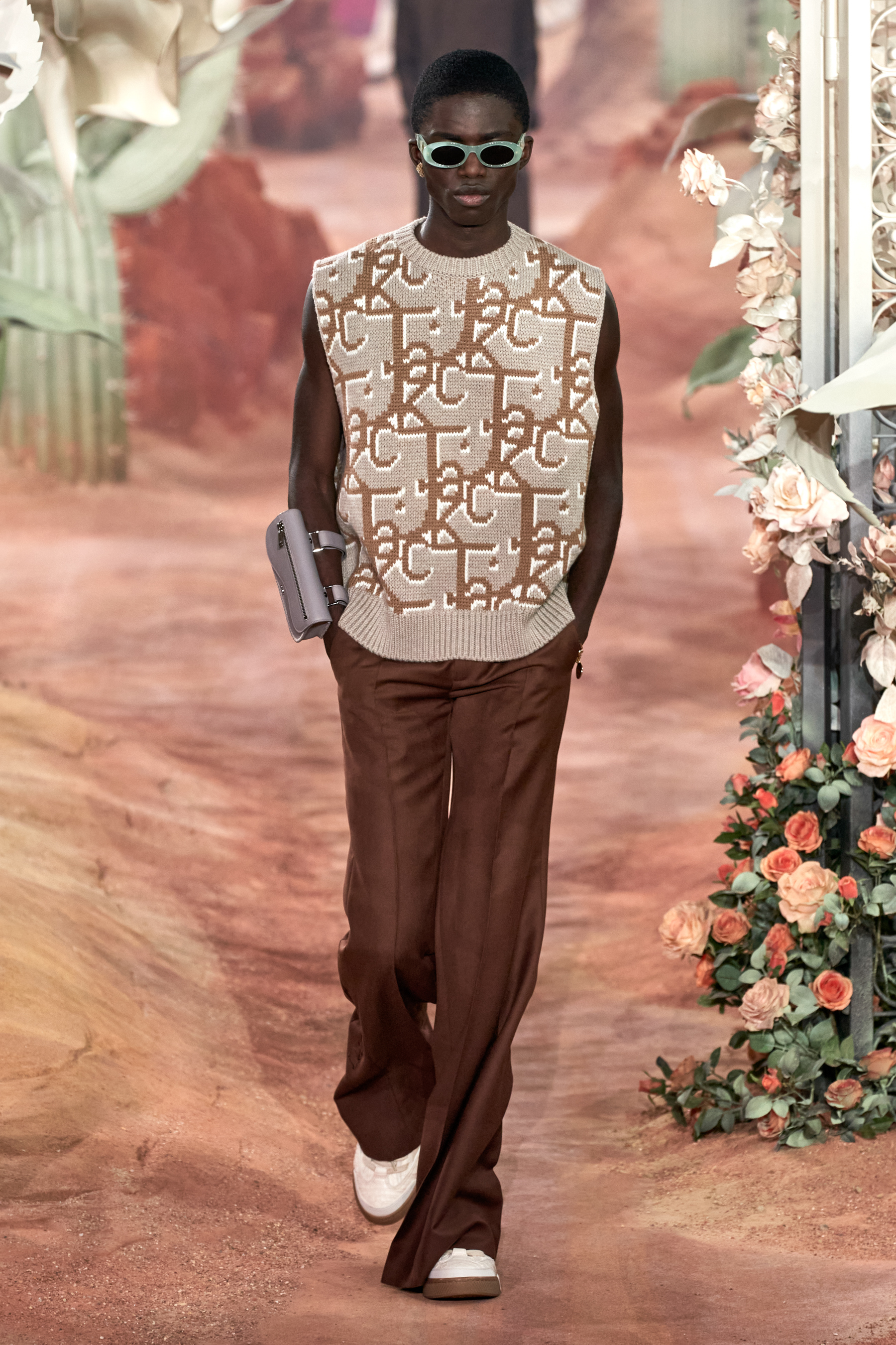 Look 32