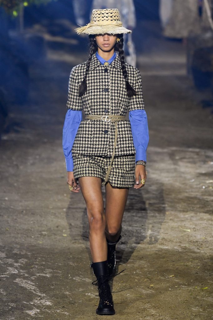 Look 12
