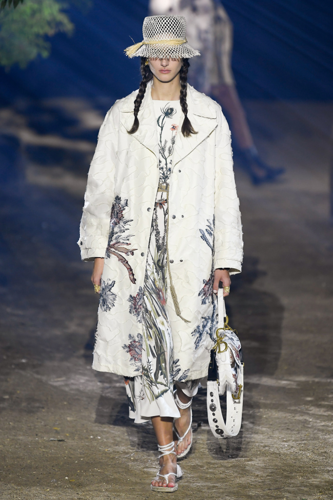 Look 10