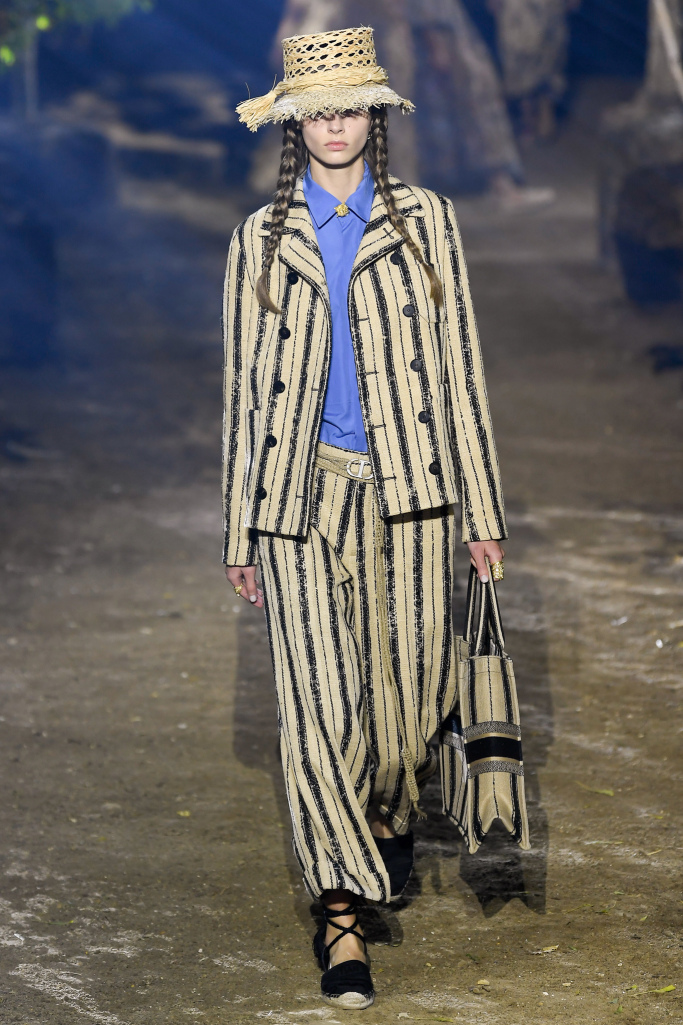 Look 13