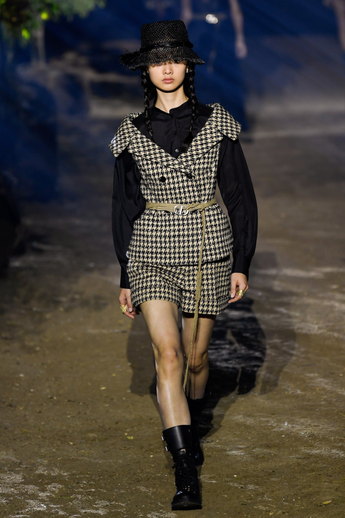 Look 44