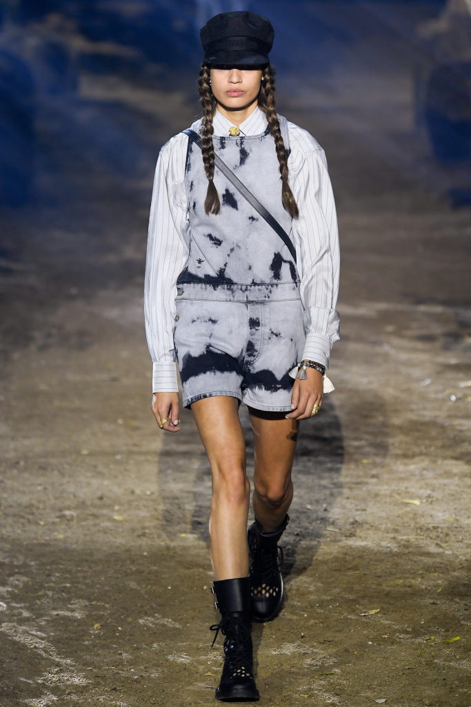 Look 60