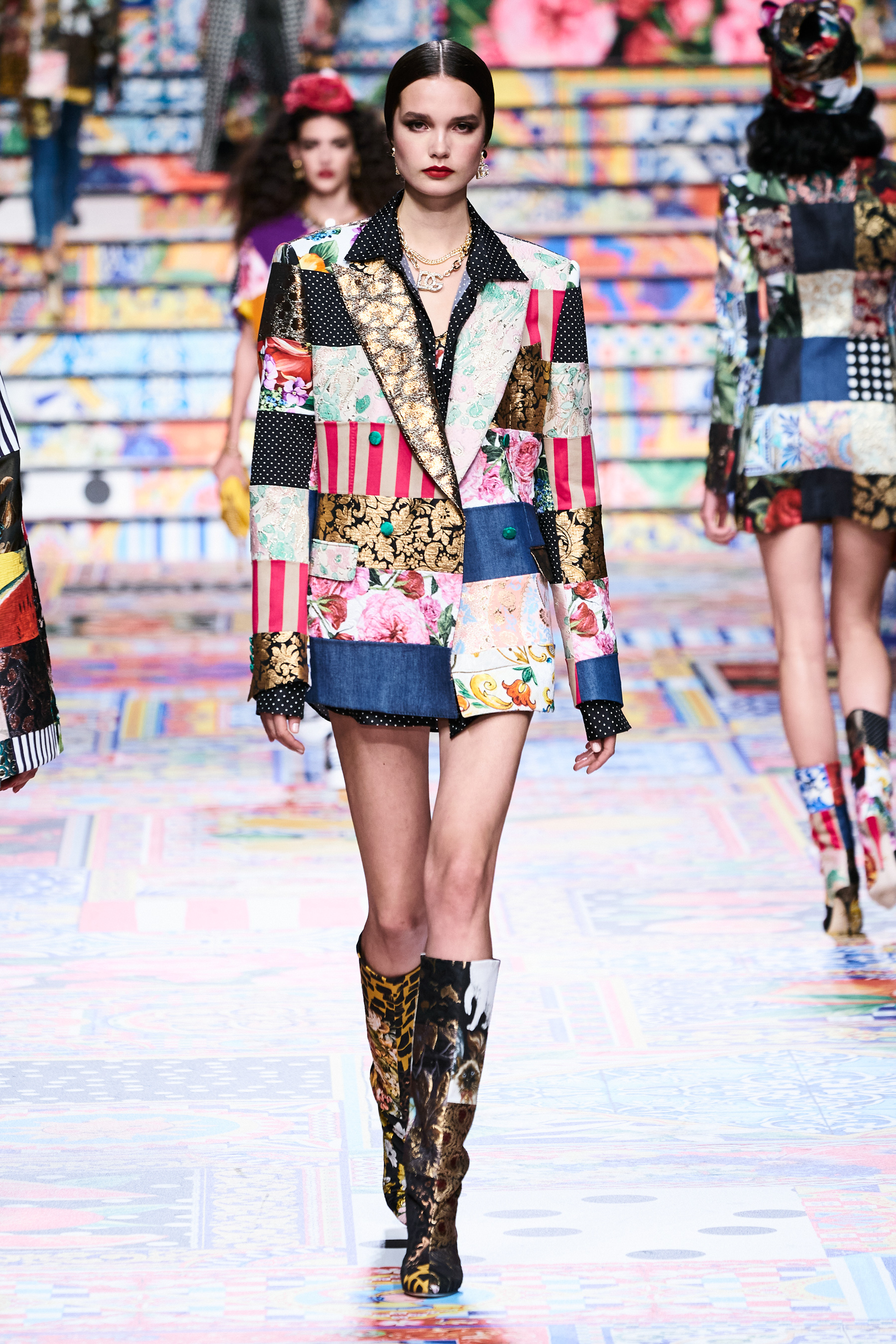 Look 10