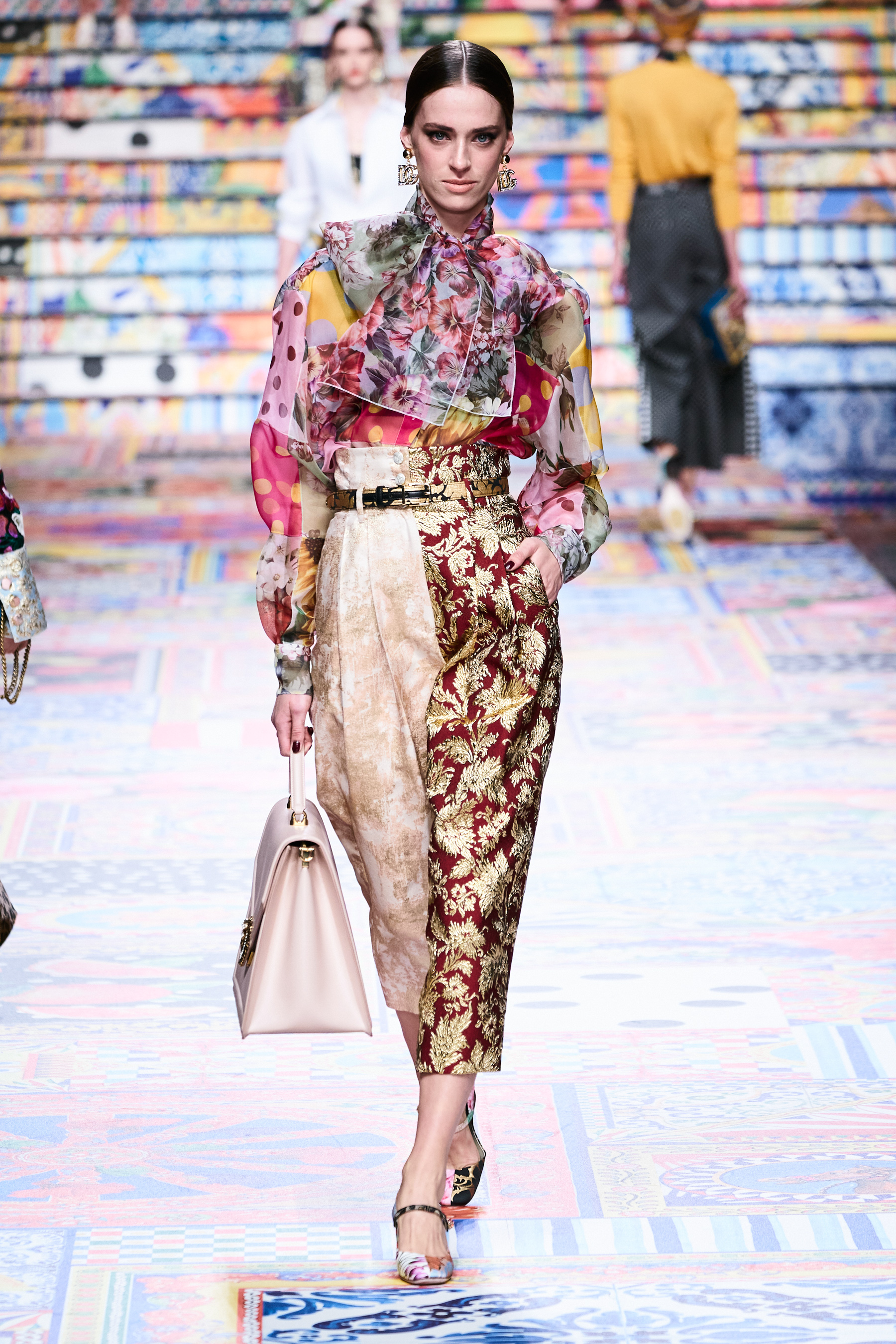 Look 14