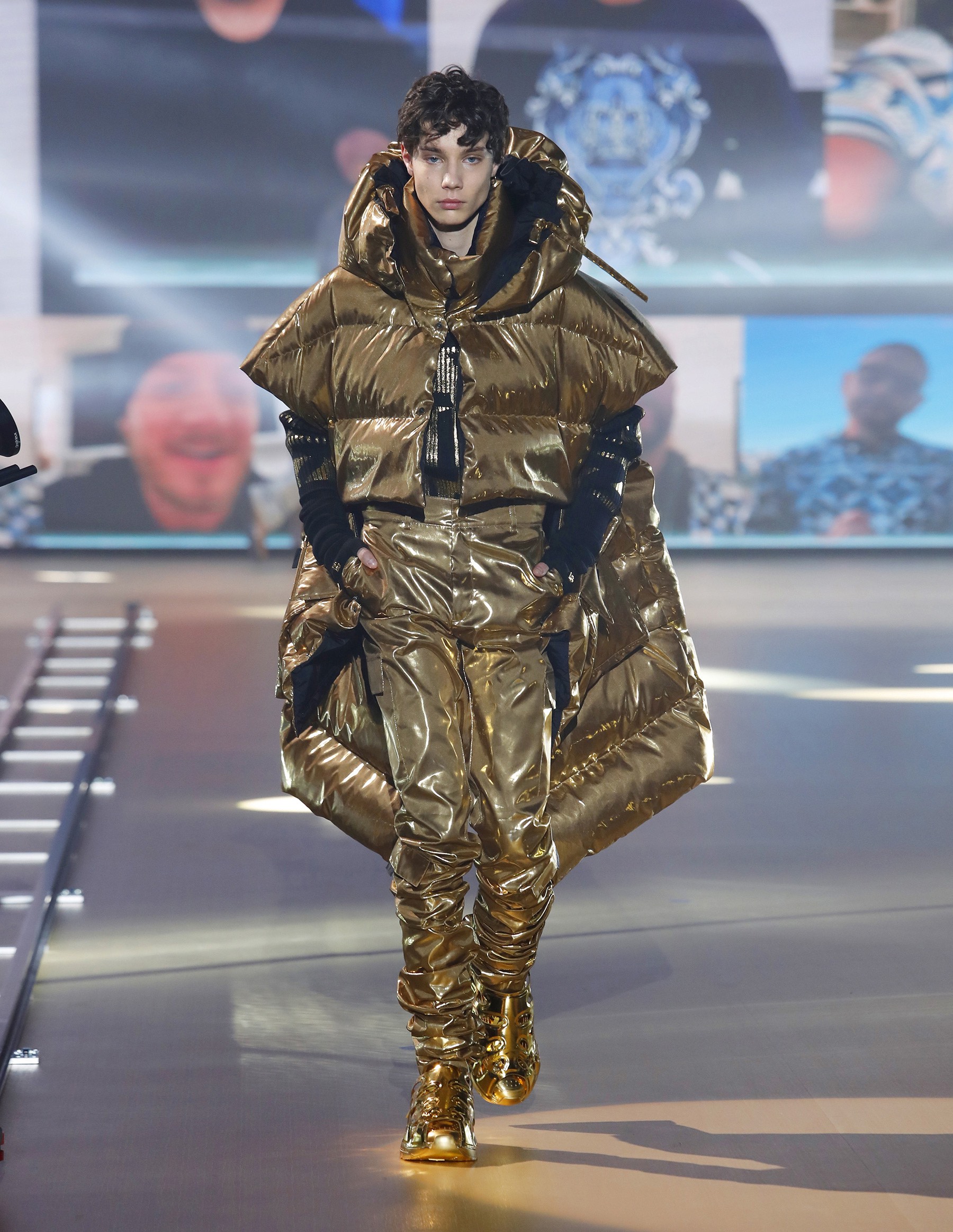 Look 16