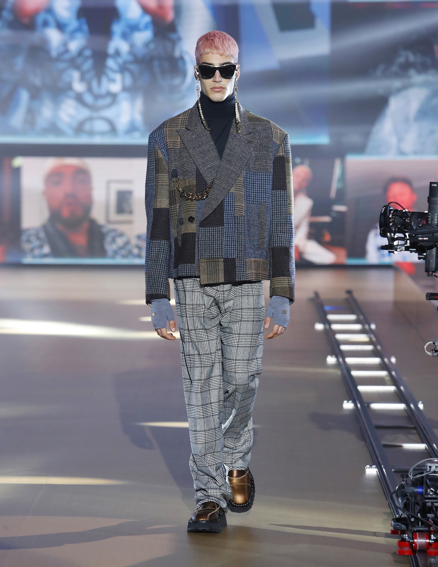 Look 17