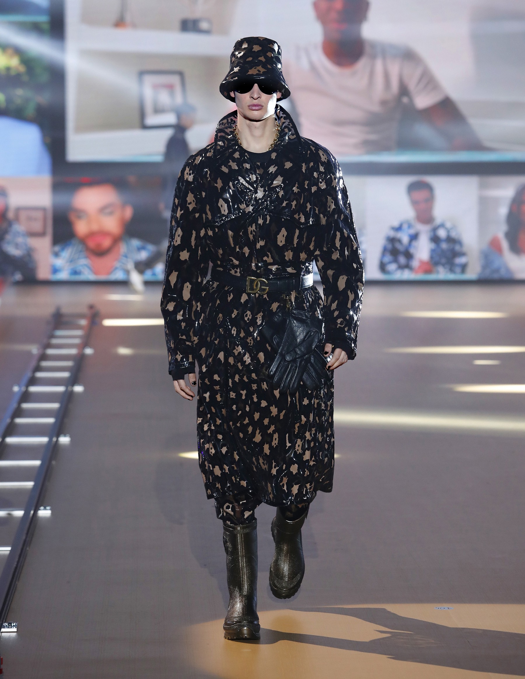 Look 18