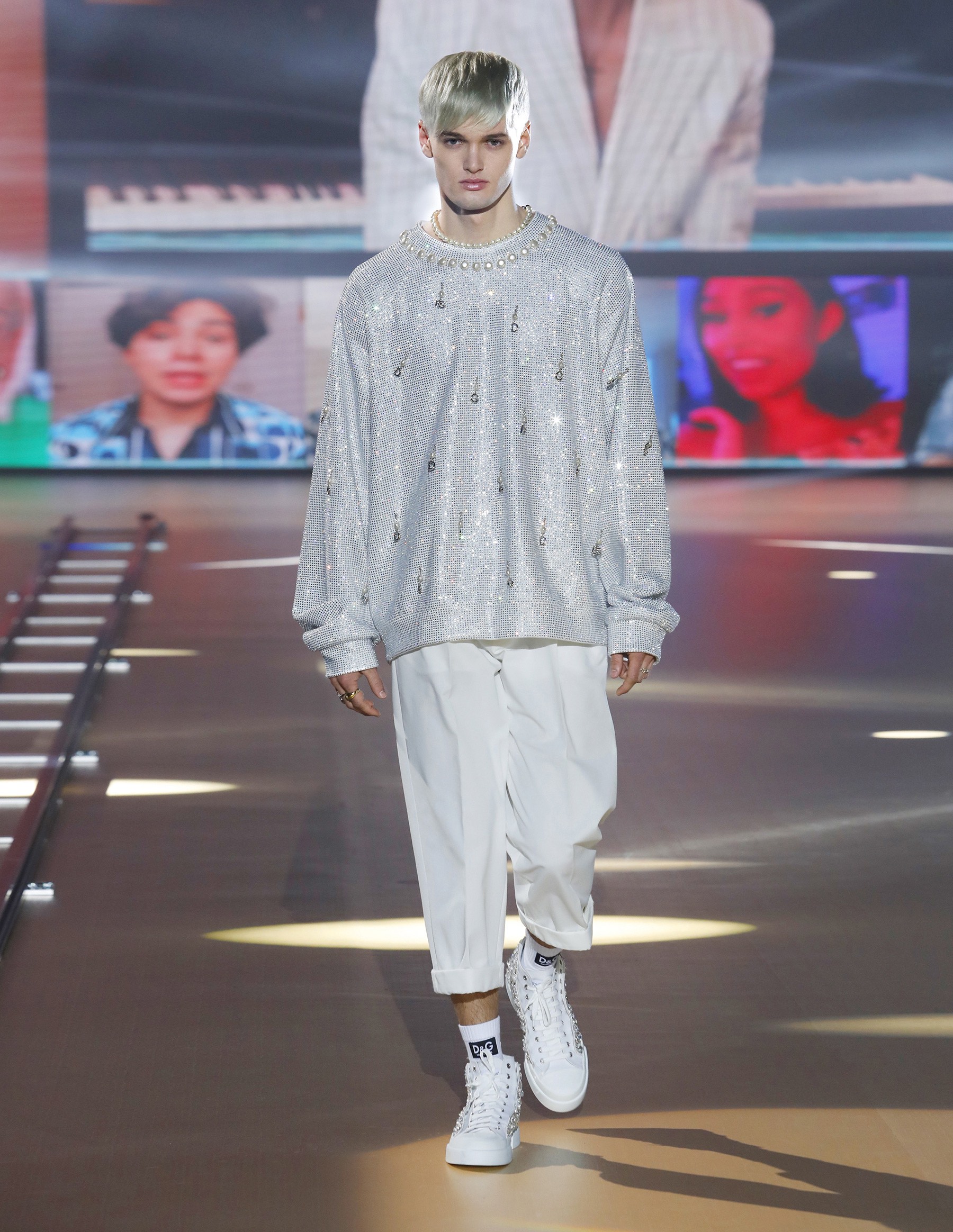Look 24