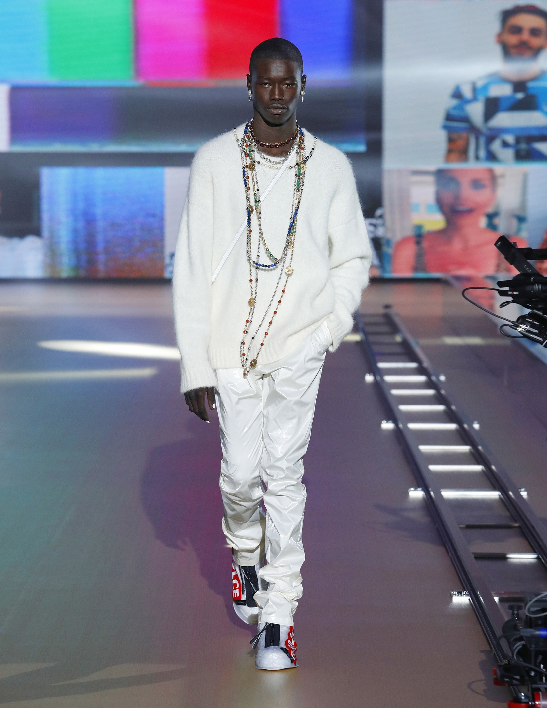 Look 25