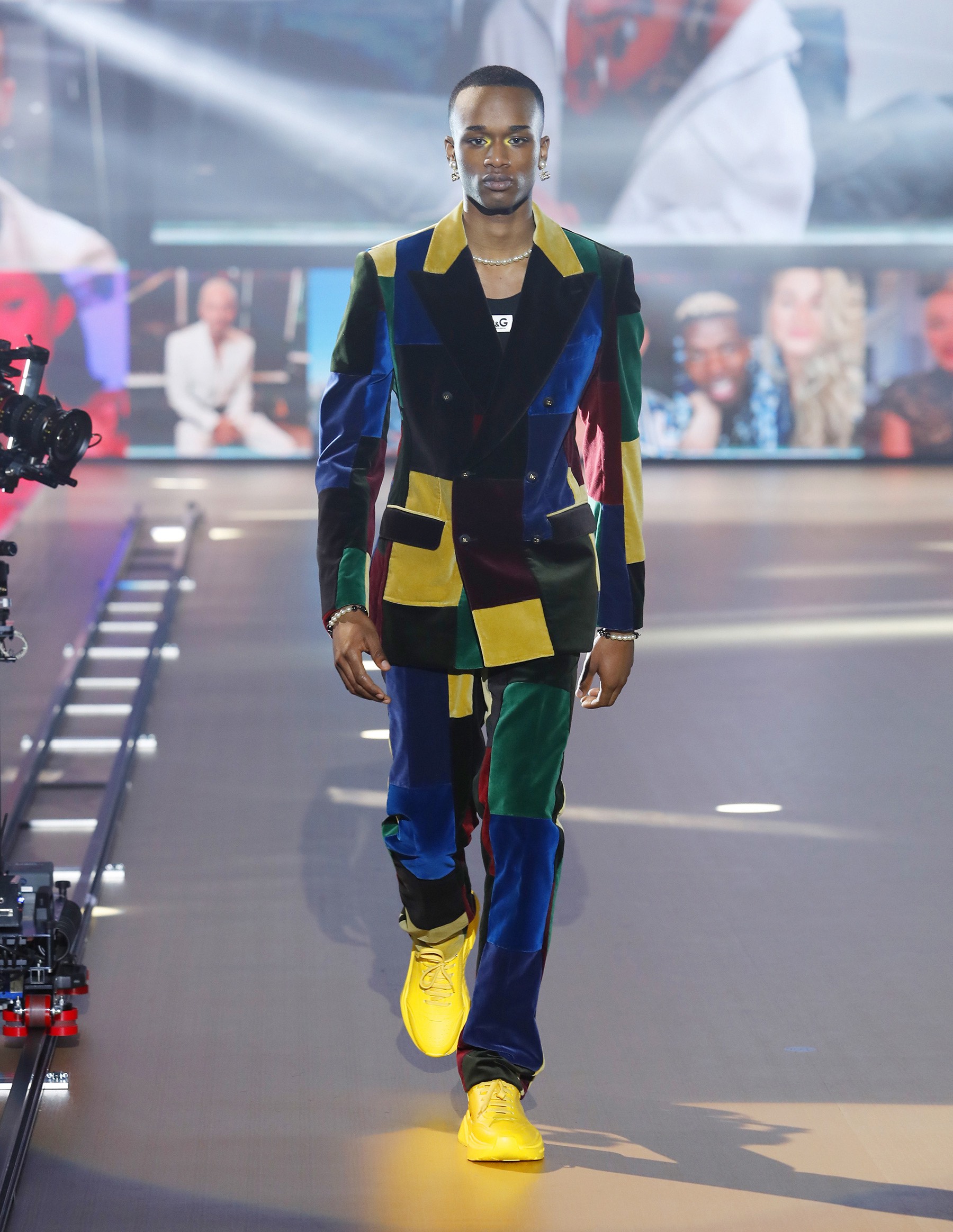 Look 32