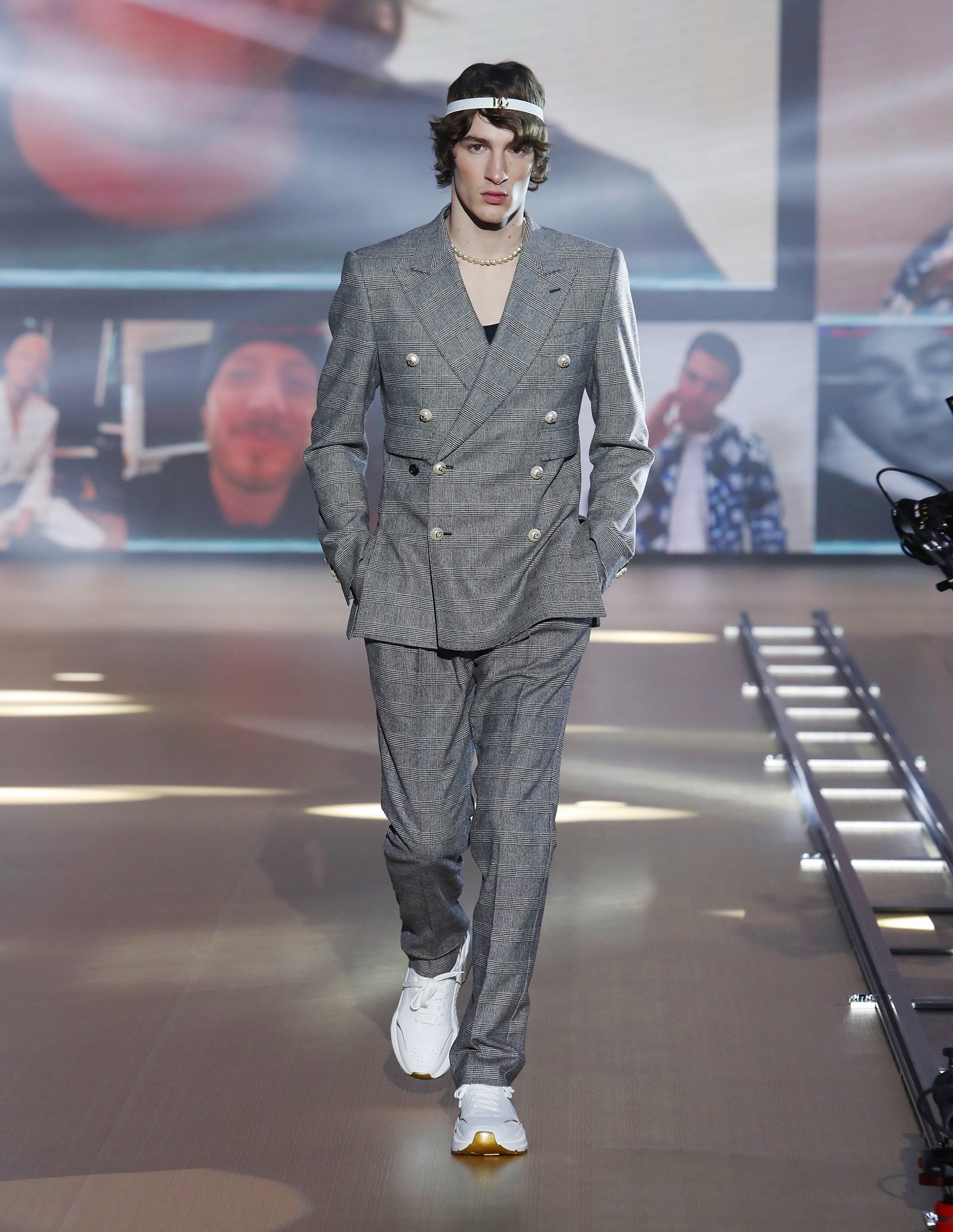 Look 50