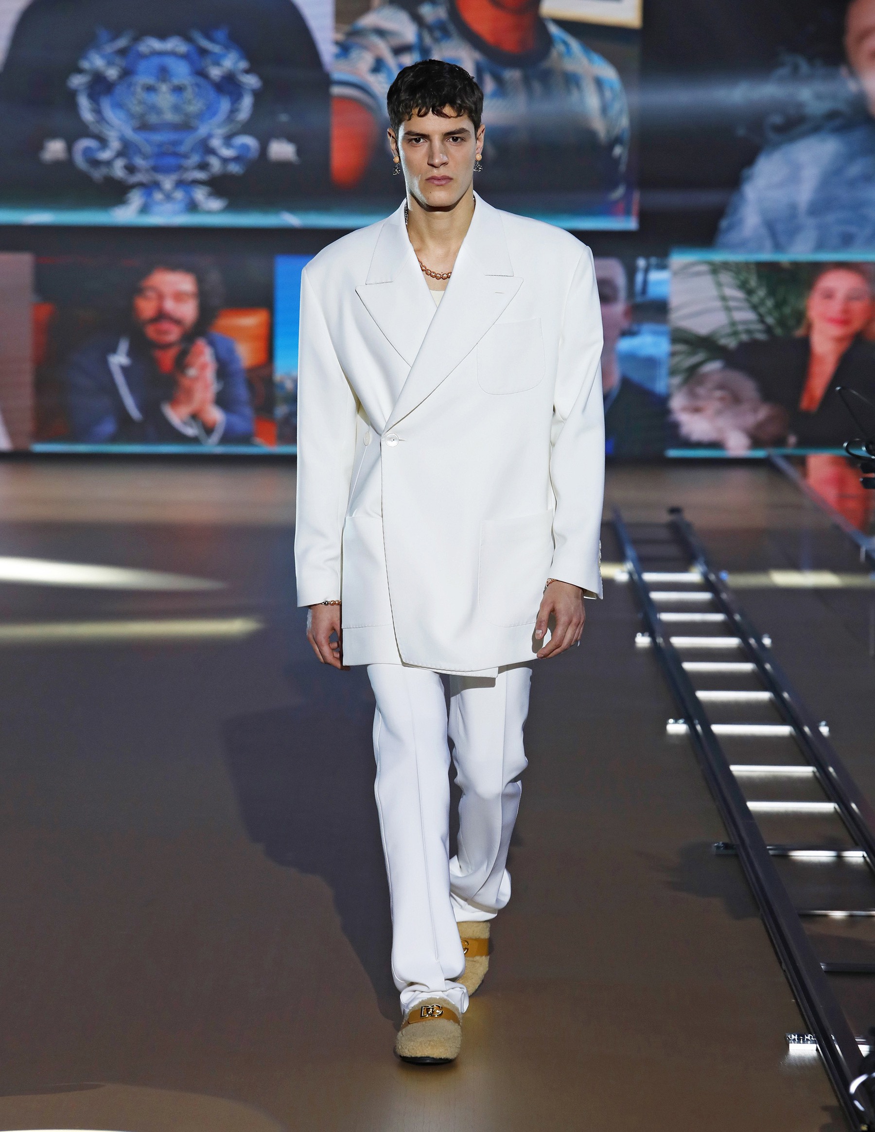 Look 80