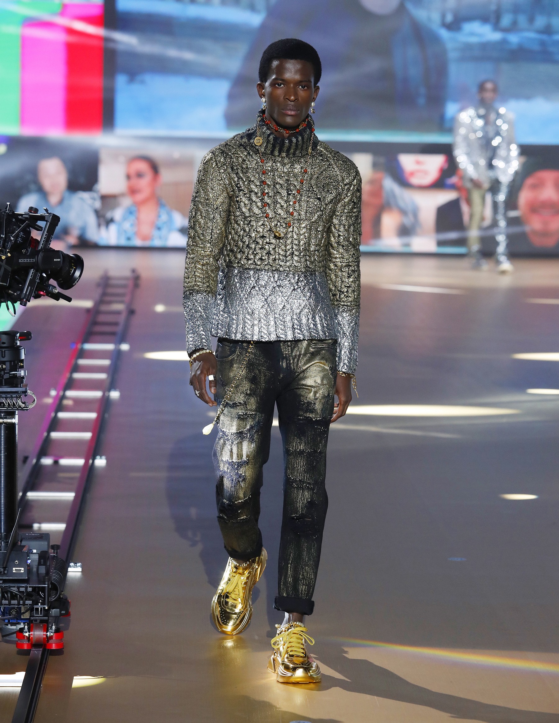 Look 99