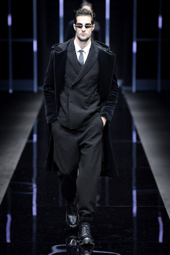 Look 10