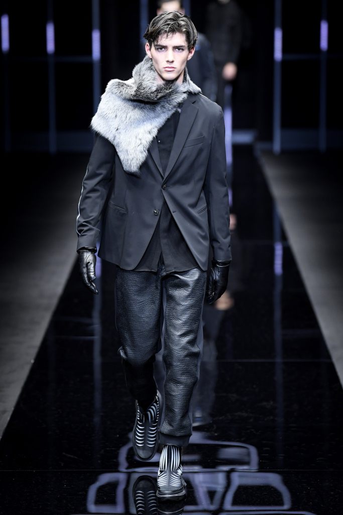 Look 16