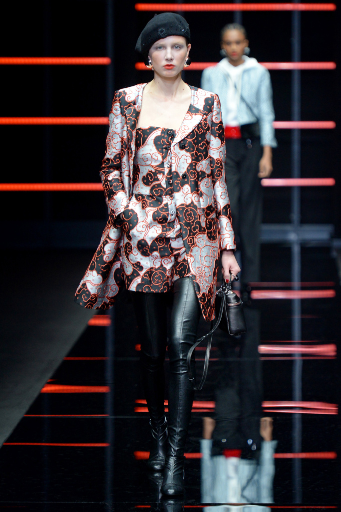 Look 16