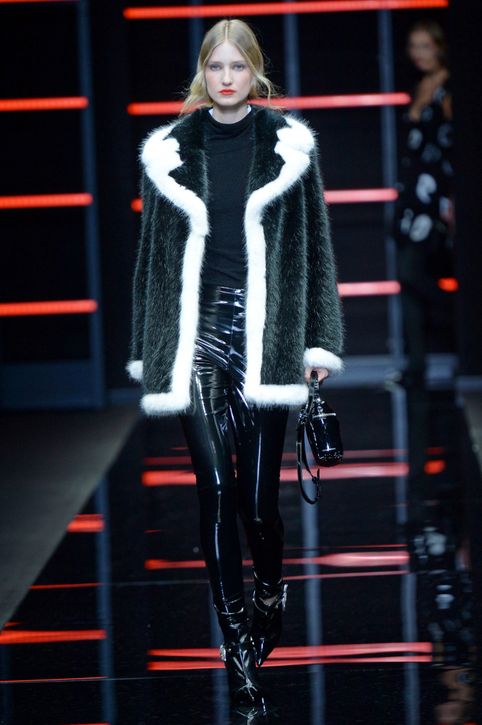 Look 19