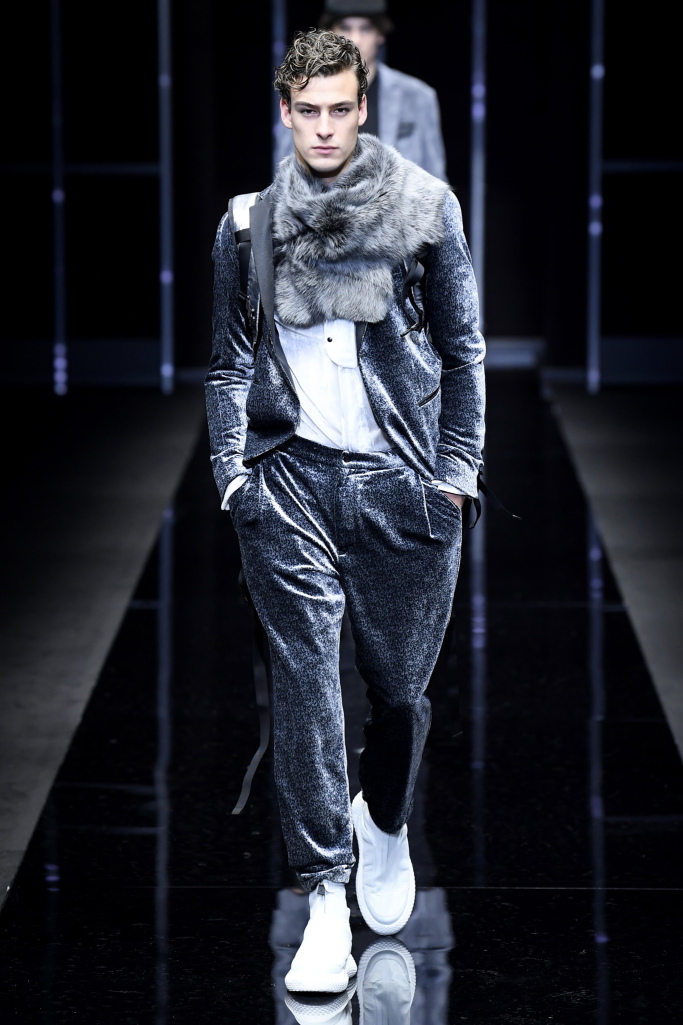 Look 30