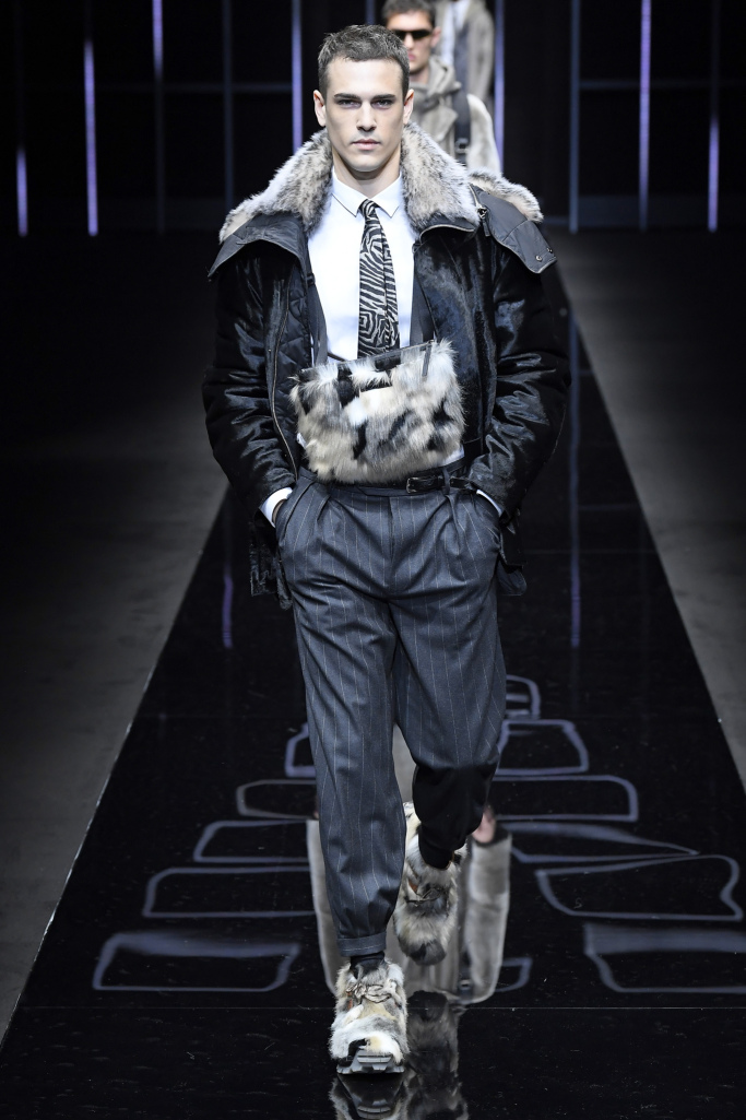 Look 100