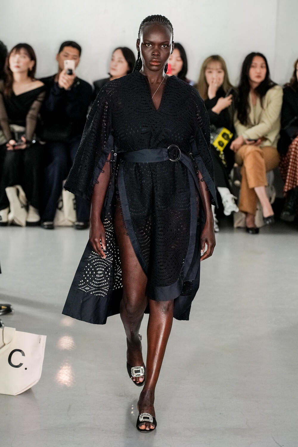 Look 10